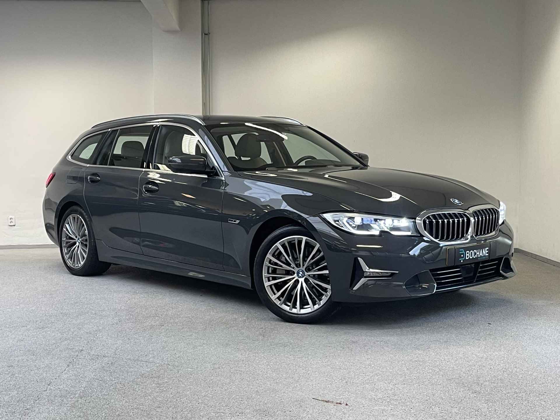 BMW 3-serie Touring 330e Luxury Line | BEIGE LEDEREN SPORTSTOELEN | CAMERA | LASER LIGHT | ACC | - 6/48