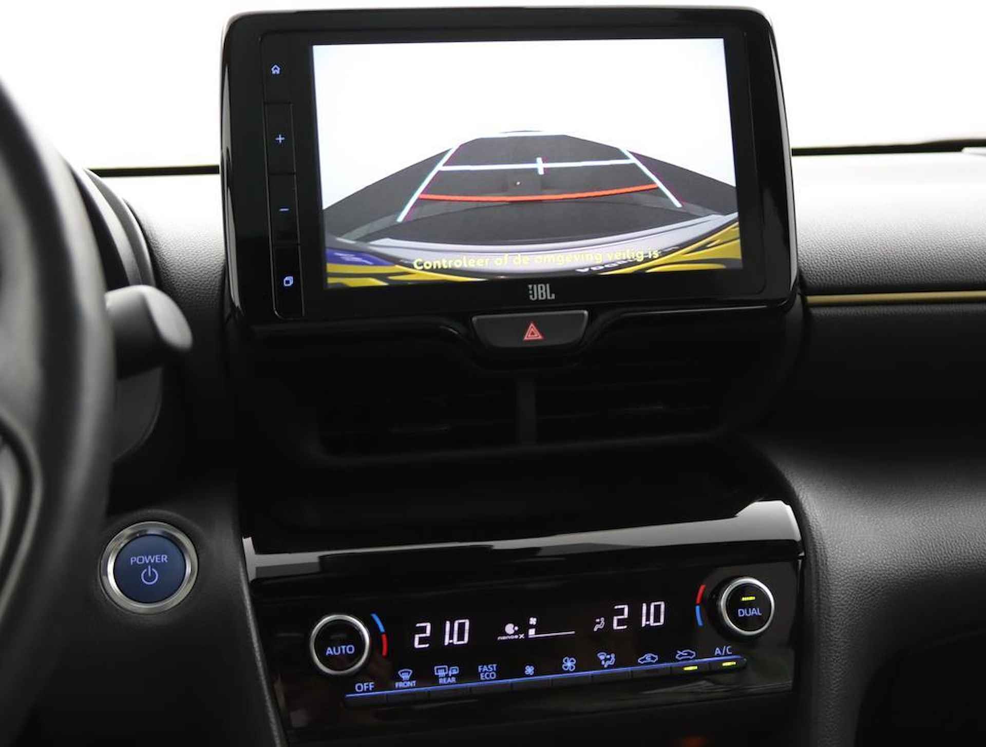 Toyota Yaris Cross 1.5 Hybrid Adventure | Panoramadak | Electrische achterklep | Navigatie | Head up display | - 8/61