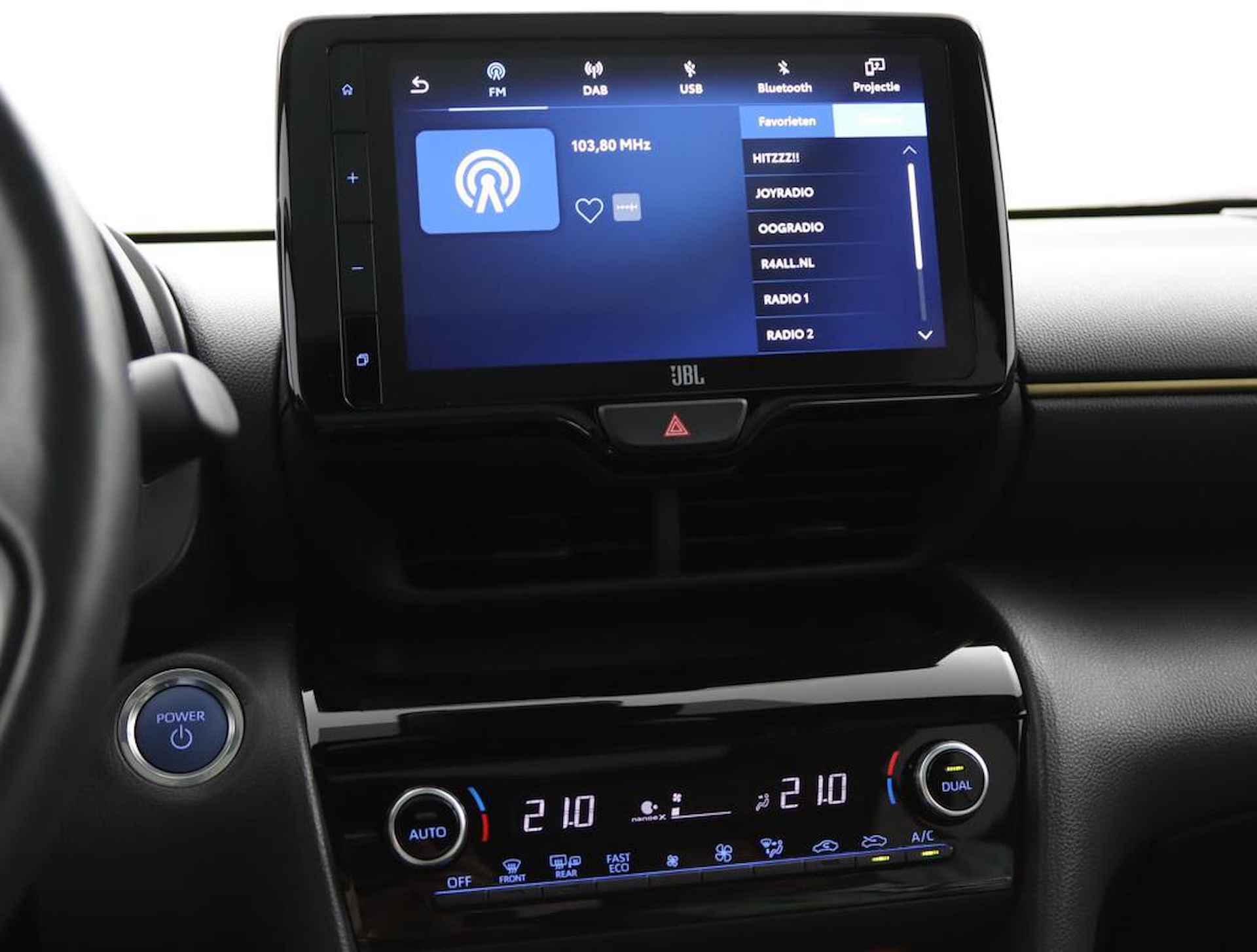 Toyota Yaris Cross 1.5 Hybrid Adventure | Panoramadak | Electrische achterklep | Navigatie | Head up display | - 9/61