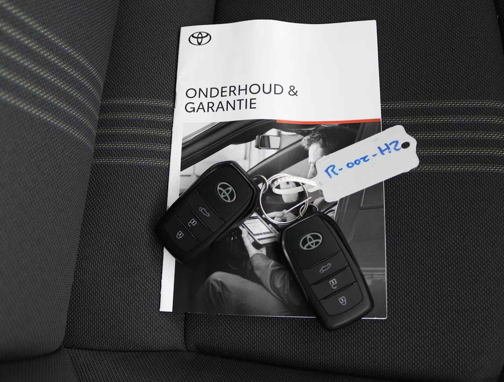 Toyota Yaris Cross 1.5 Hybrid Adventure | Panoramadak | Electrische achterklep | Navigatie | Head up display | - 11/61