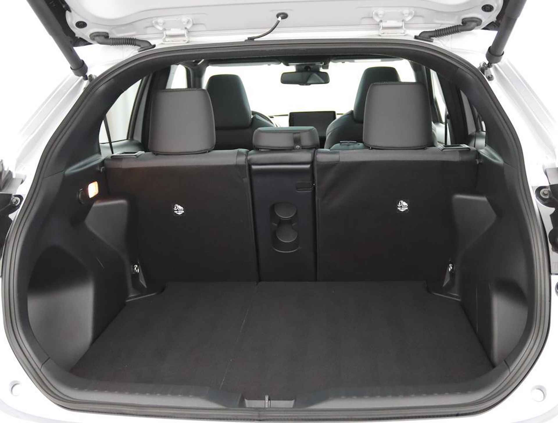 Toyota Yaris Cross 1.5 Hybrid Adventure | Panoramadak | Electrische achterklep | Navigatie | Head up display | - 23/61