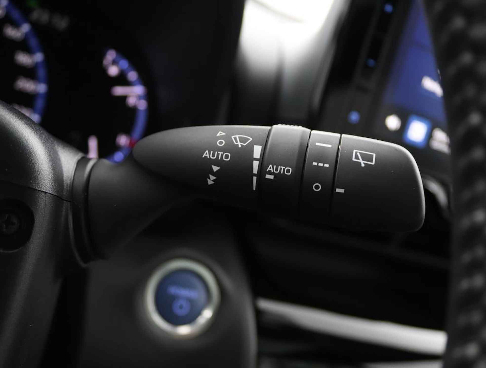 Toyota Yaris Cross 1.5 Hybrid Adventure | Panoramadak | Electrische achterklep | Navigatie | Head up display | - 31/61