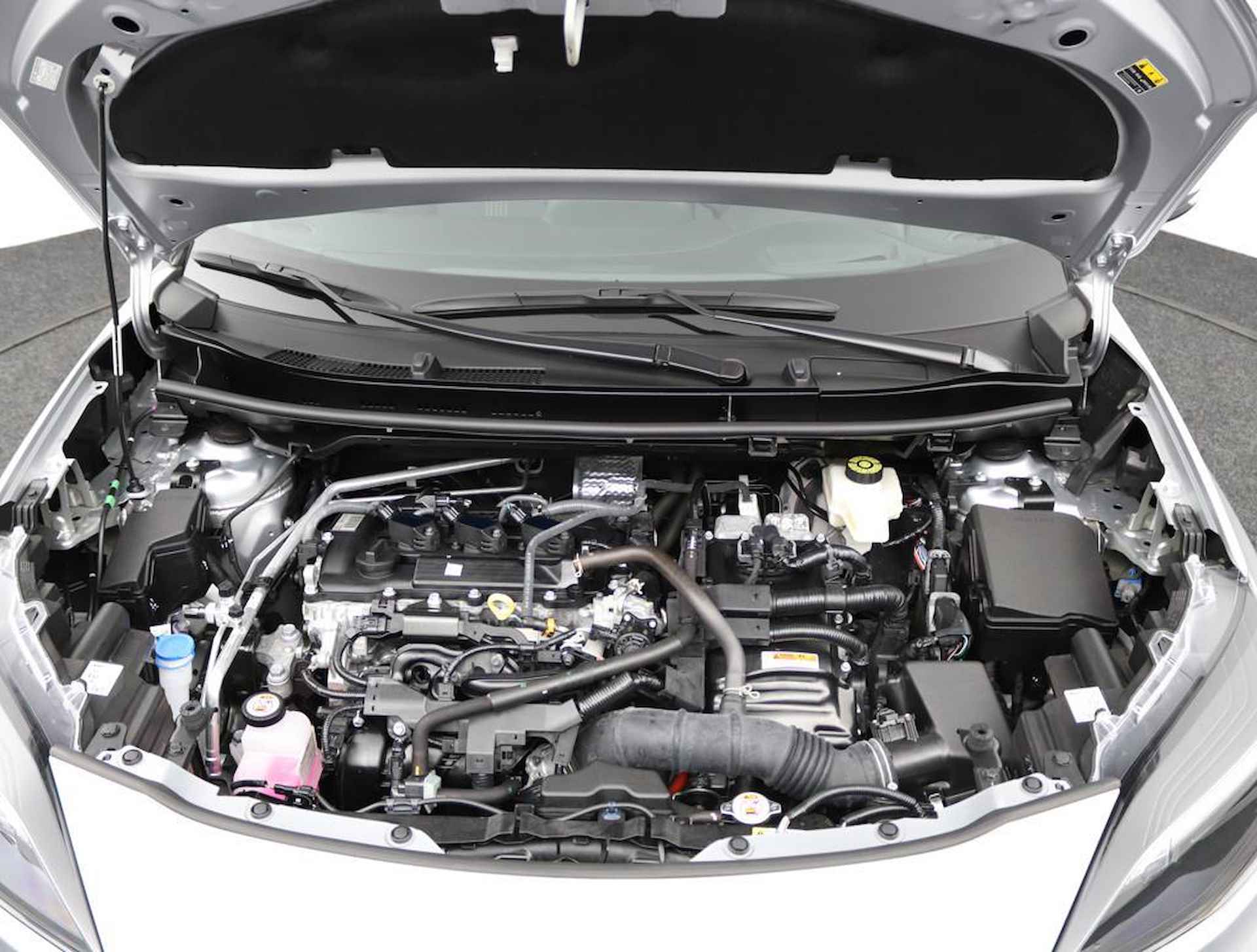 Toyota Yaris Cross 1.5 Hybrid Adventure | Panoramadak | Electrische achterklep | Navigatie | Head up display | - 34/61