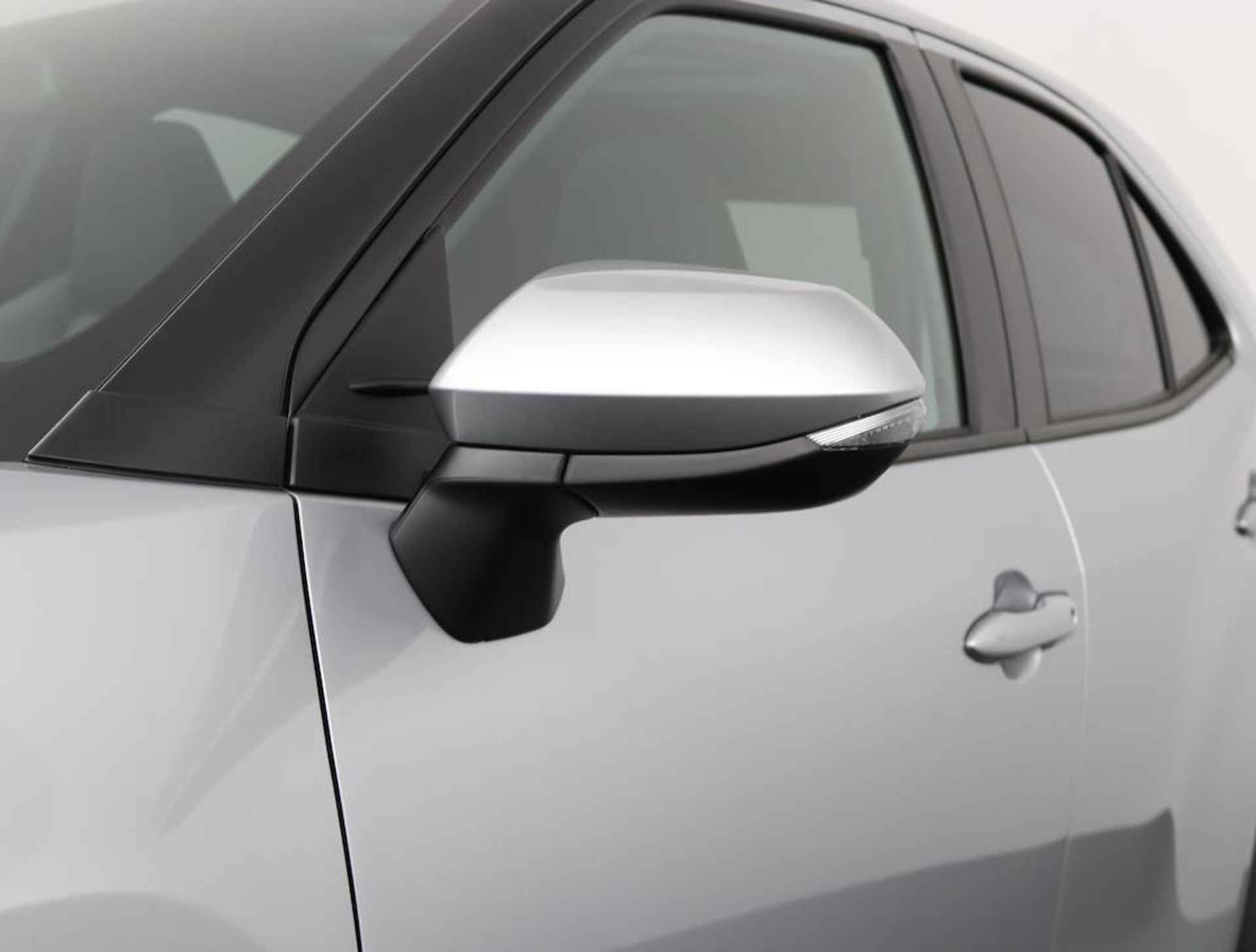 Toyota Yaris Cross 1.5 Hybrid Adventure | Panoramadak | Electrische achterklep | Navigatie | Head up display | - 36/61