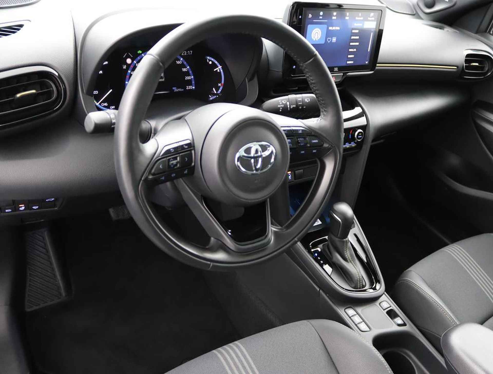 Toyota Yaris Cross 1.5 Hybrid Adventure | Panoramadak | Electrische achterklep | Navigatie | Head up display | - 56/61