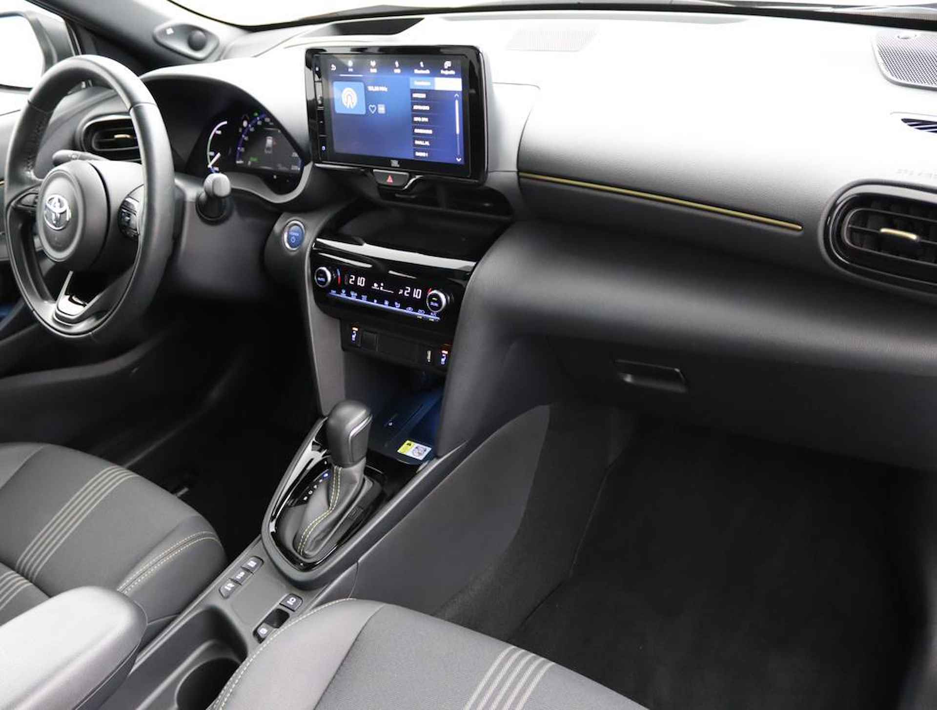 Toyota Yaris Cross 1.5 Hybrid Adventure | Panoramadak | Electrische achterklep | Navigatie | Head up display | - 57/61