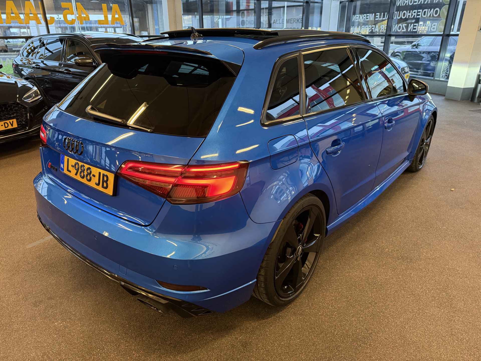 Audi RS3 Sportback 2.5 TFSI RS 3 quattro | Panoramadak | RS Kuipstoelen | Digital dashboard | Bang&Olufsen | Adaptieve cruise control | Apple carpl - 8/37