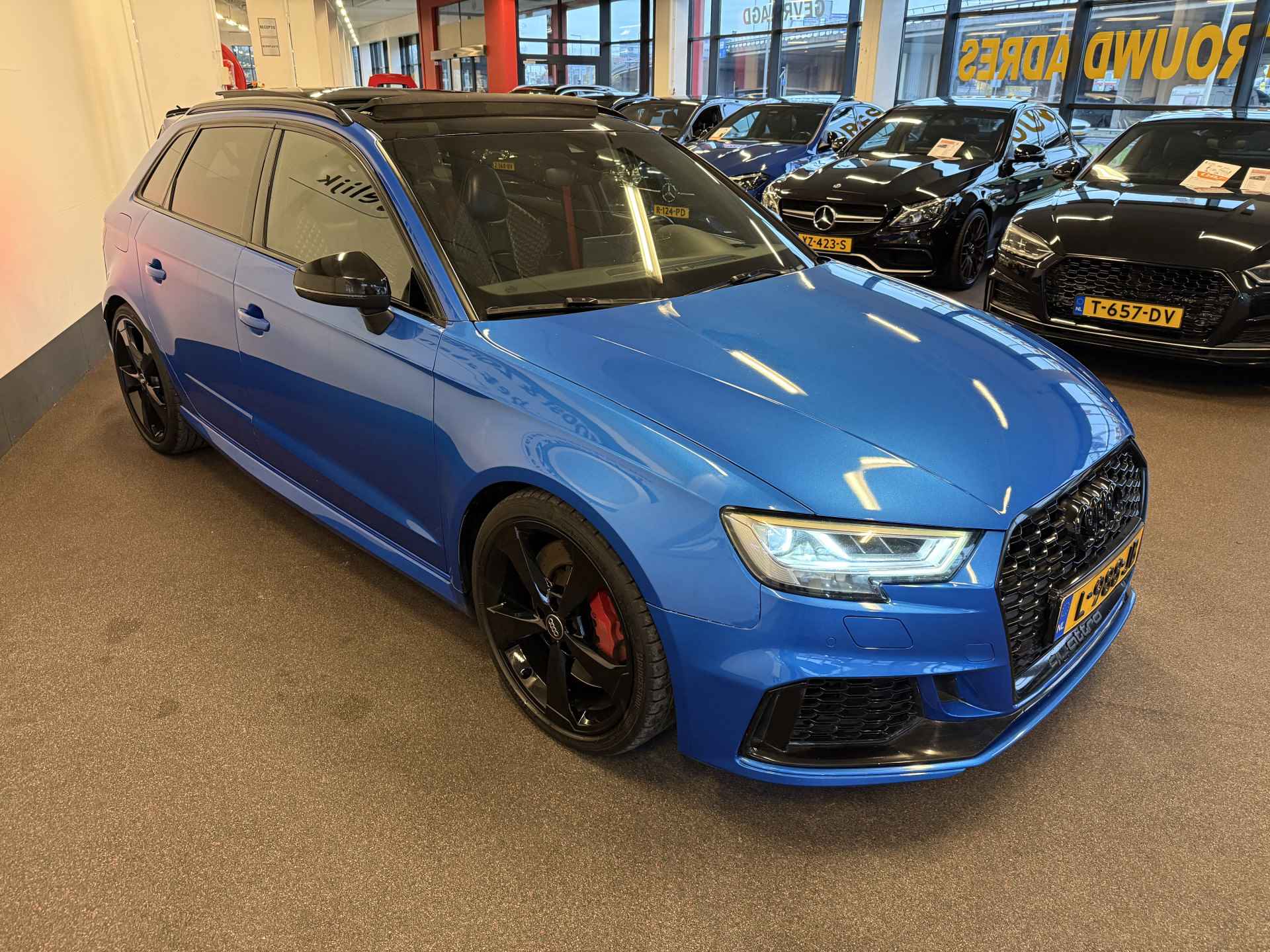 Audi RS3 Sportback 2.5 TFSI RS 3 quattro | Panoramadak | RS Kuipstoelen | Digital dashboard | Bang&Olufsen | Adaptieve cruise control | Apple carpl - 9/37