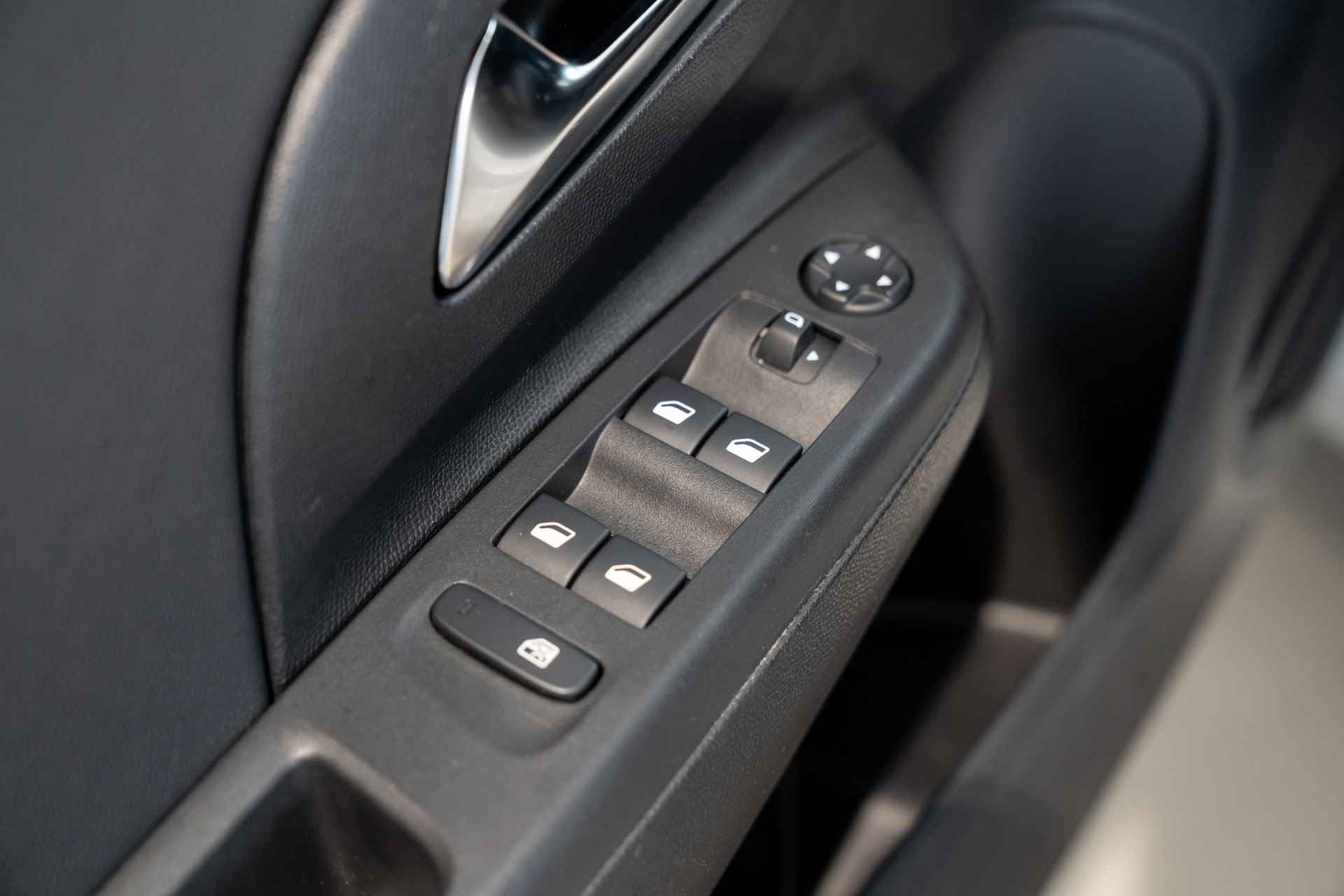 Opel Corsa 1.2 Turbo 100 PK Elegance | Navigatie | Climate Controle | Donker Glas | Parkeersensoren | - 14/31