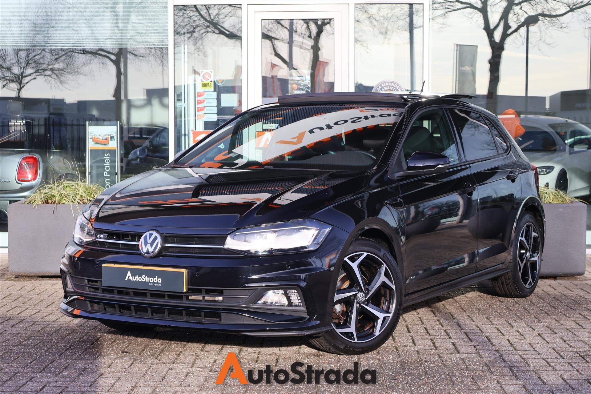 Volkswagen Polo 1.0  TSI Highline Business R-Line 95PK | LED | Pano | Camera | Trekhaak | Carplay | ACC