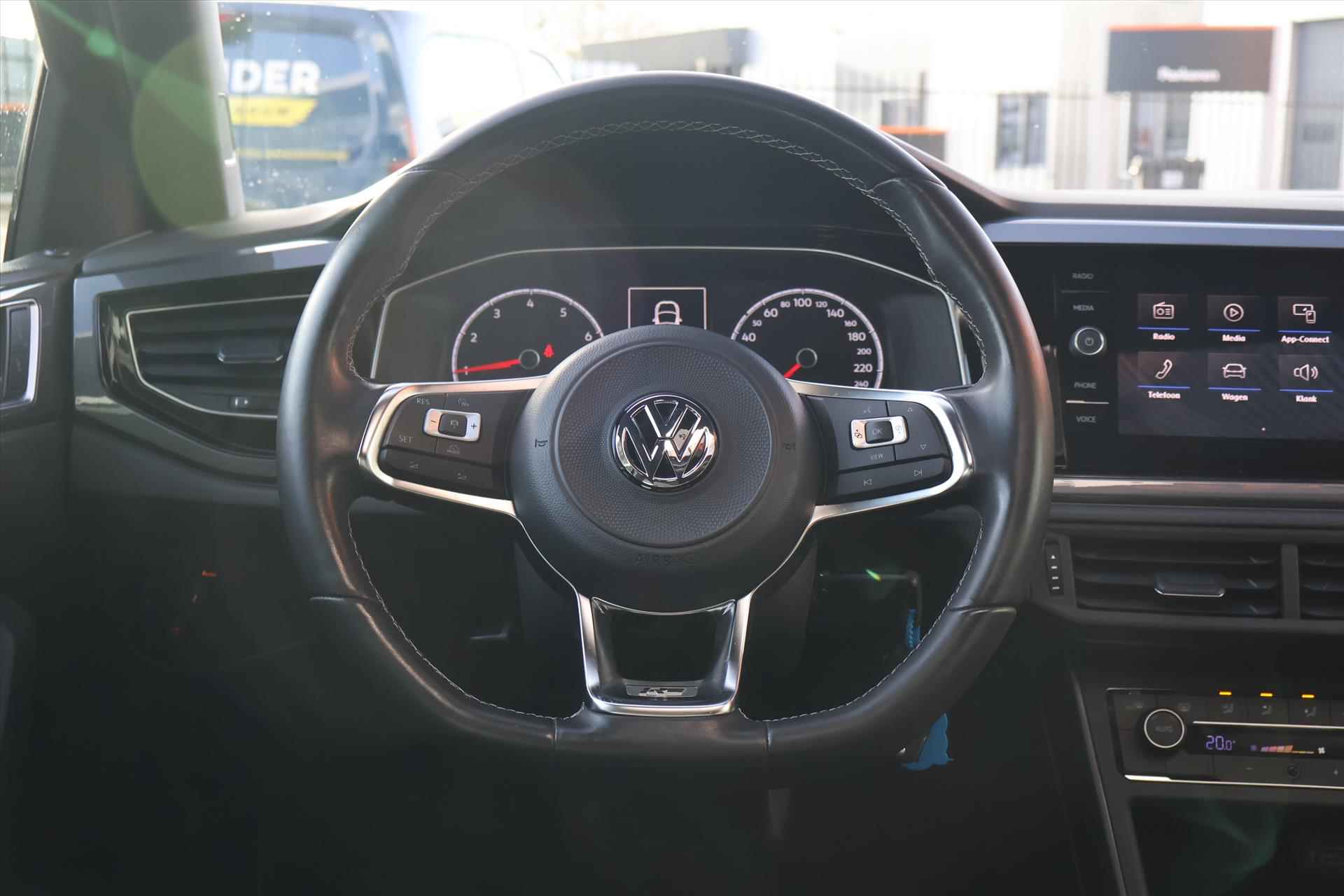 Volkswagen Polo 1.0  TSI Highline Business R-Line 95PK | LED | Pano | Camera | Trekhaak | Carplay | ACC - 17/39