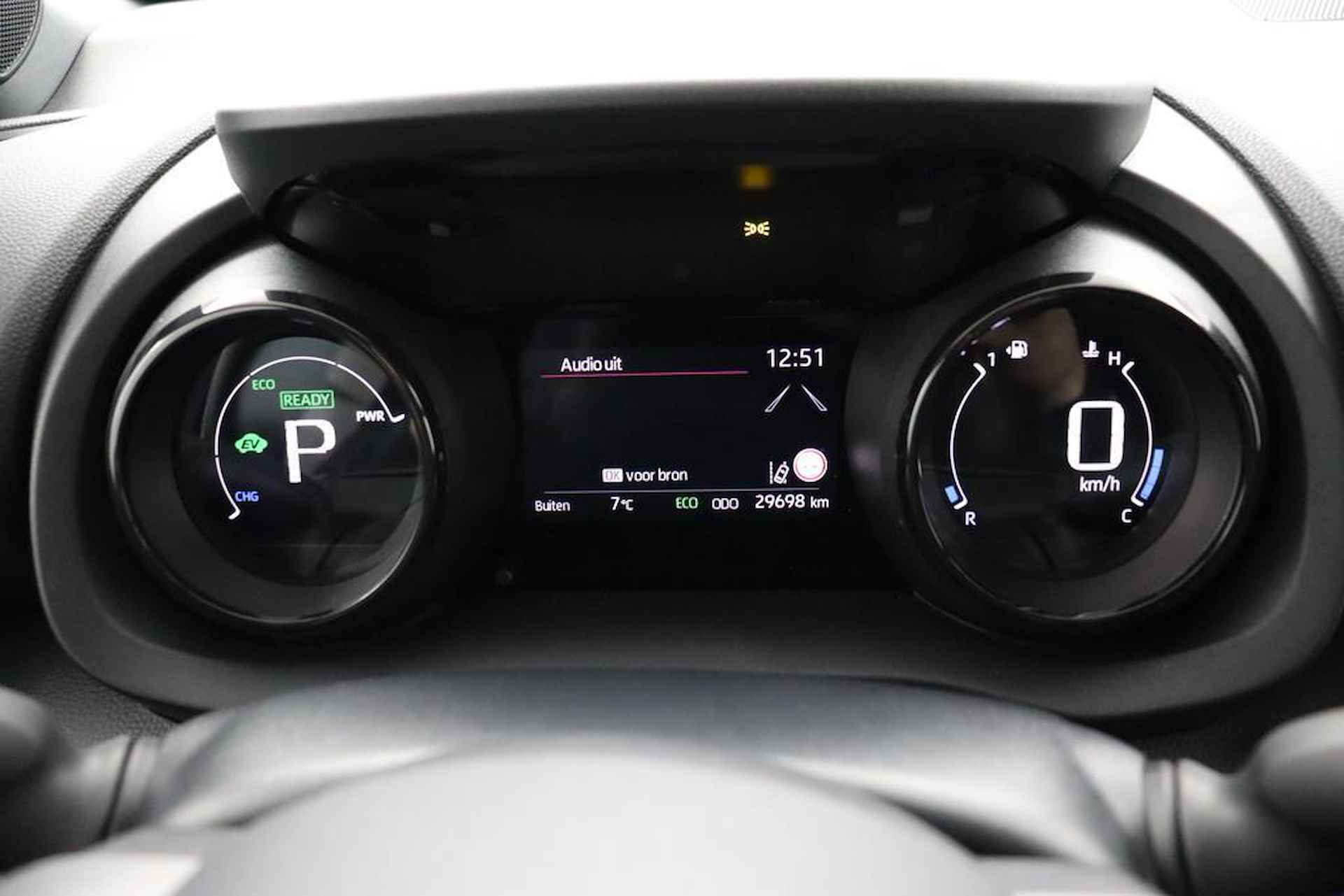 Toyota Yaris 1.5 Hybrid Executive | Two-Tone | Apple Carplay/Android Auto |Half leder\stof | - 6/47