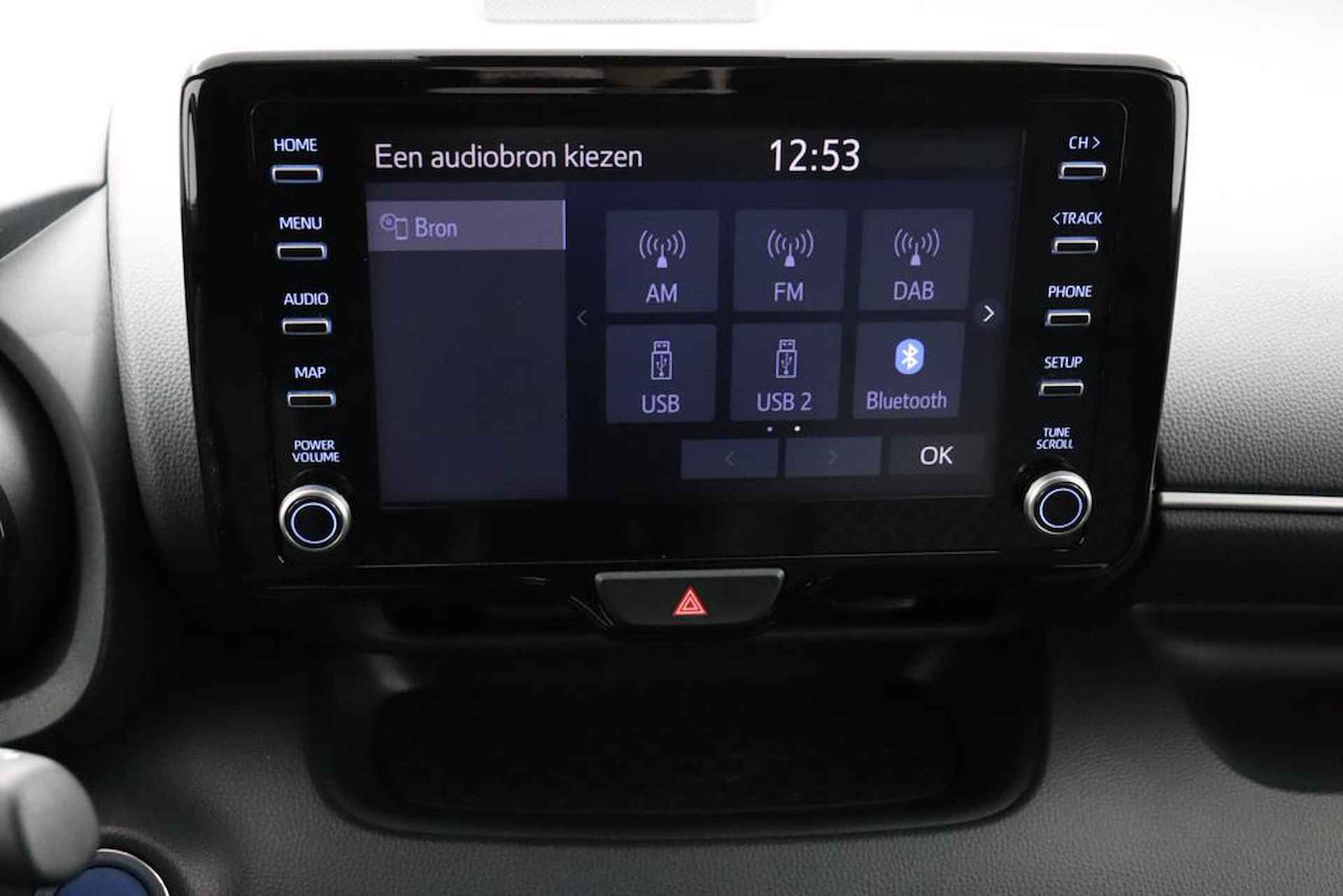 Toyota Yaris 1.5 Hybrid Executive | Two-Tone | Apple Carplay/Android Auto |Half leder\stof | - 9/47