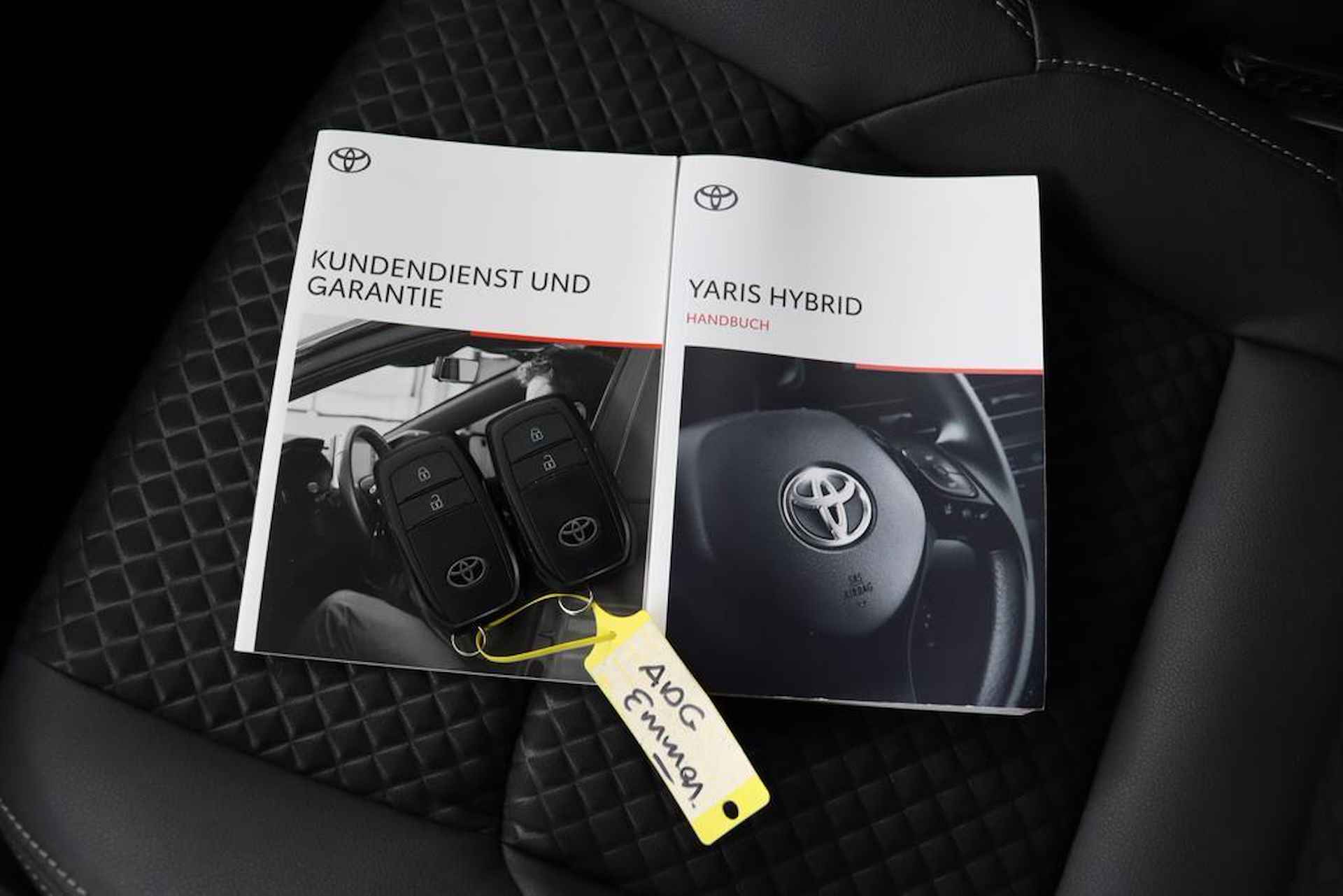 Toyota Yaris 1.5 Hybrid Executive | Two-Tone | Apple Carplay/Android Auto |Half leder\stof | - 11/47