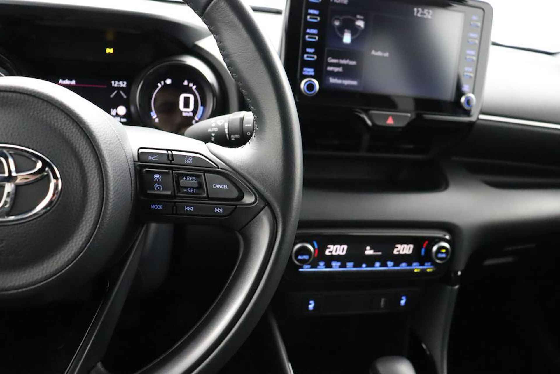 Toyota Yaris 1.5 Hybrid Executive | Two-Tone | Apple Carplay/Android Auto |Half leder\stof | - 21/47