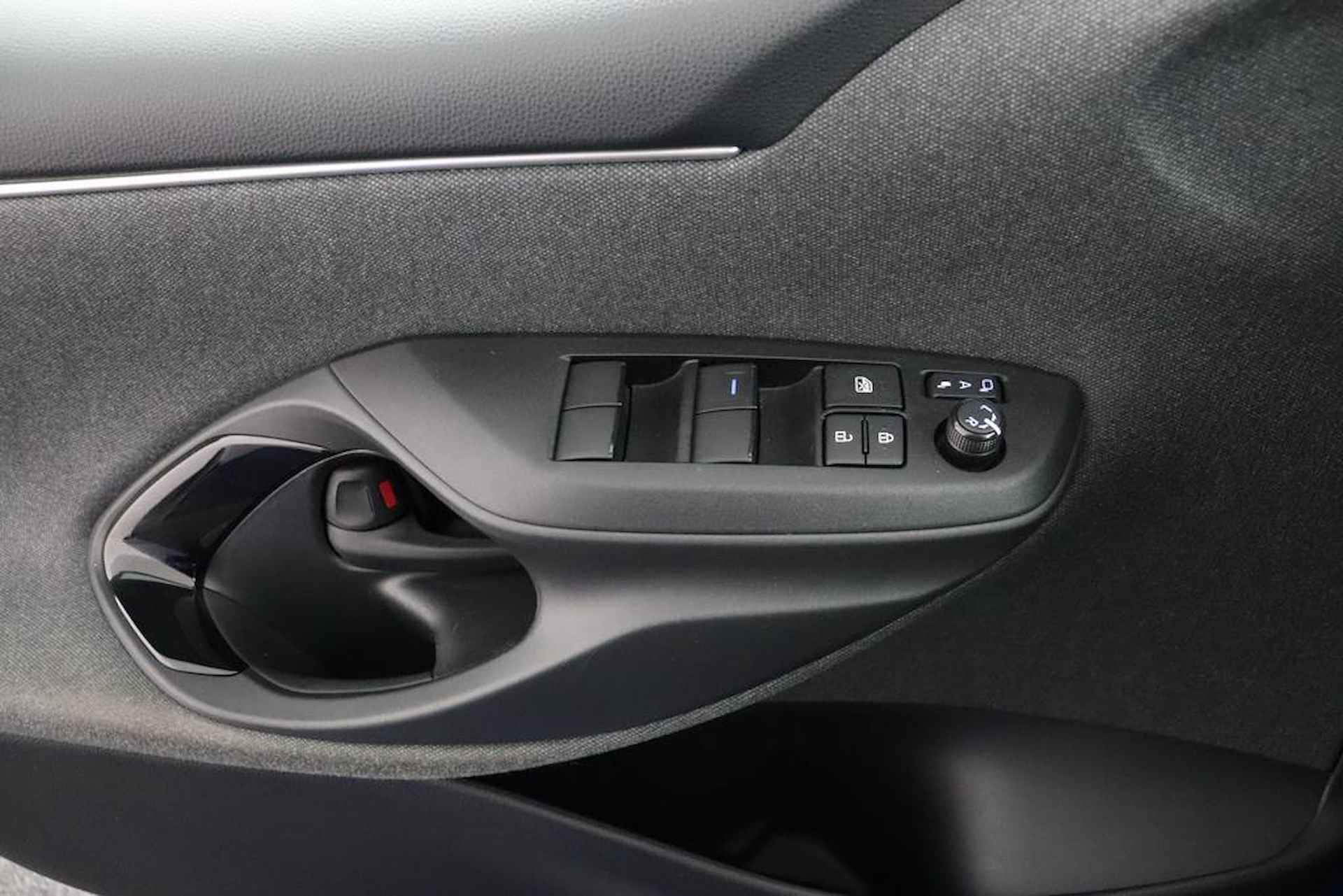 Toyota Yaris 1.5 Hybrid Executive | Two-Tone | Apple Carplay/Android Auto |Half leder\stof | - 27/47