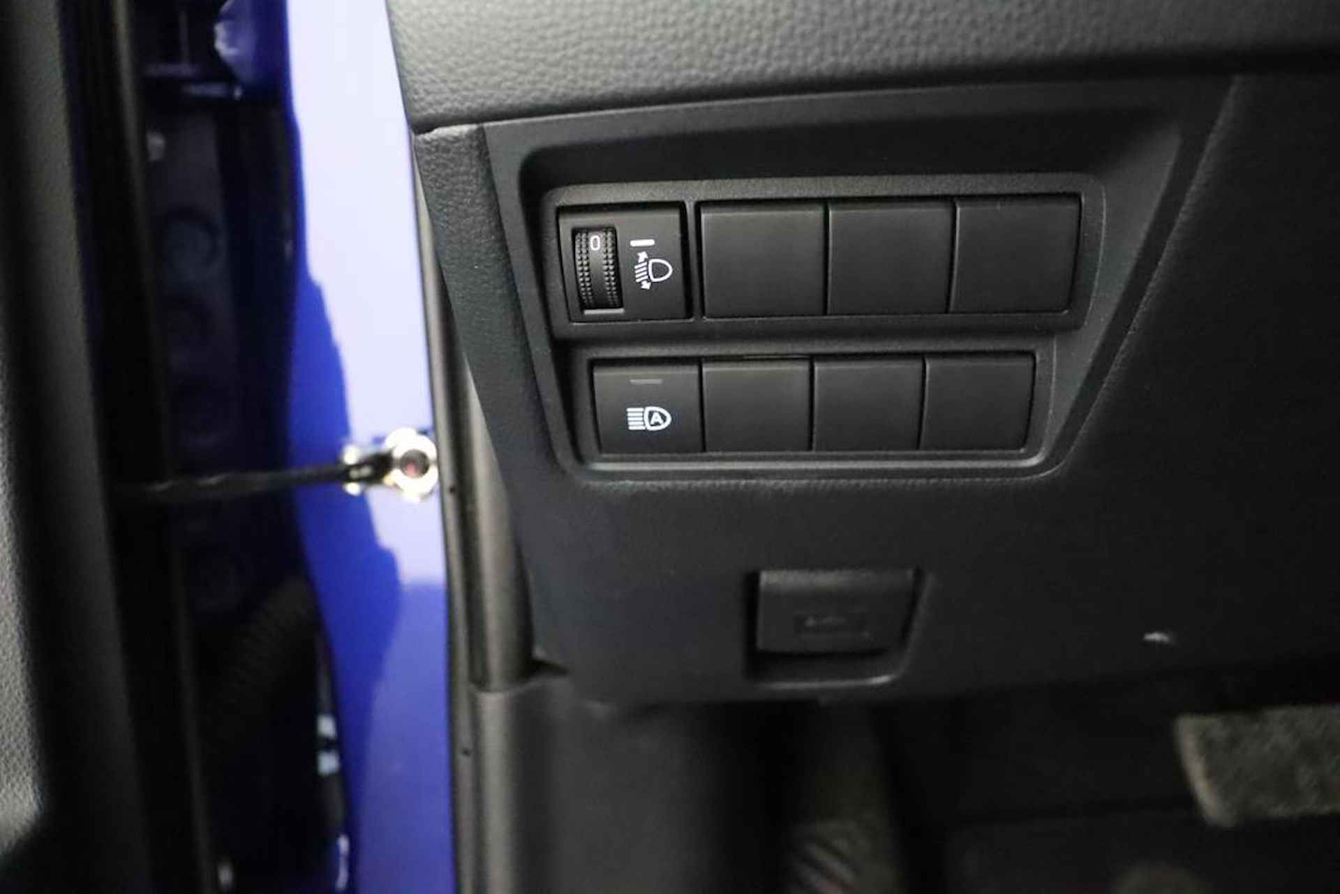 Toyota Yaris 1.5 Hybrid Executive | Two-Tone | Apple Carplay/Android Auto |Half leder\stof | - 28/47