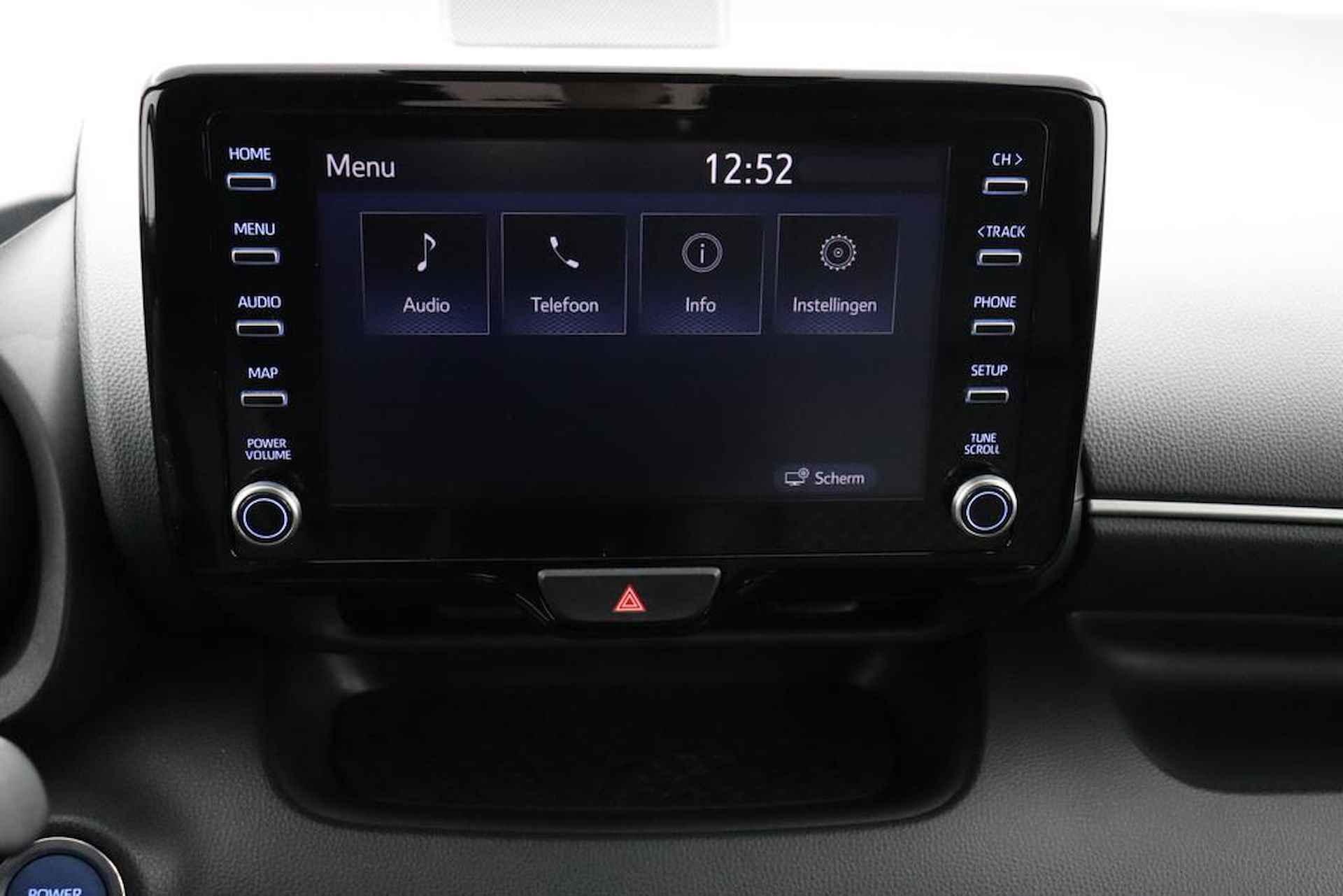 Toyota Yaris 1.5 Hybrid Executive | Two-Tone | Apple Carplay/Android Auto |Half leder\stof | - 44/47