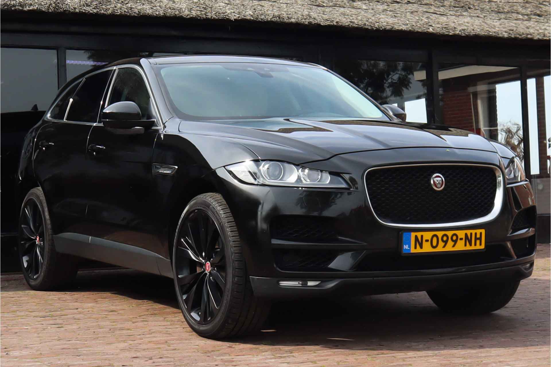 Jaguar F-Pace 3.0 Portfolio AWD 30d Navigatie | Leder | bi- Xenon | LM 22 inch | - 23/35