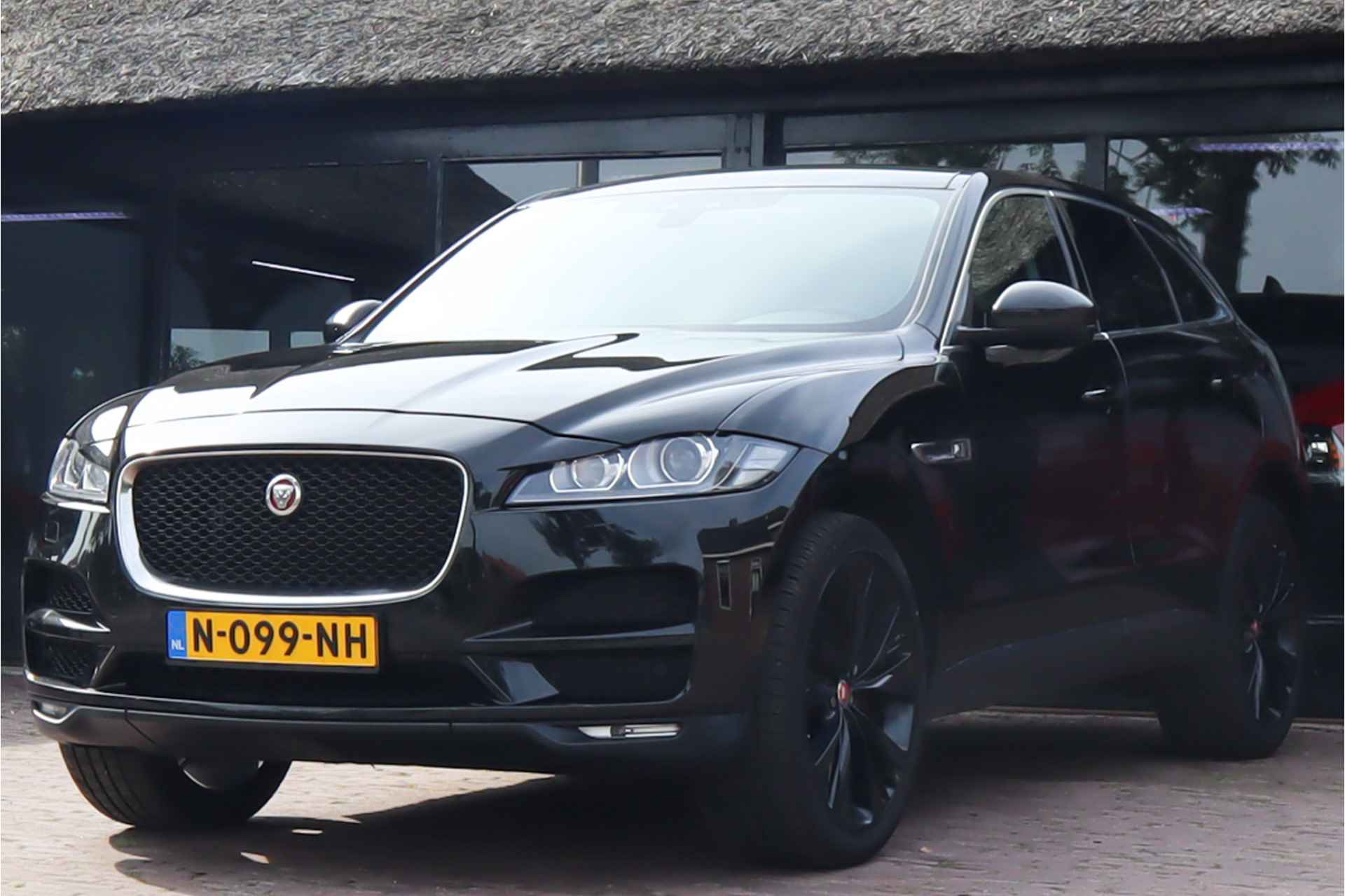 Jaguar F-Pace 3.0 Portfolio AWD 30d Navigatie | Leder | bi- Xenon | LM 22 inch | - 34/35