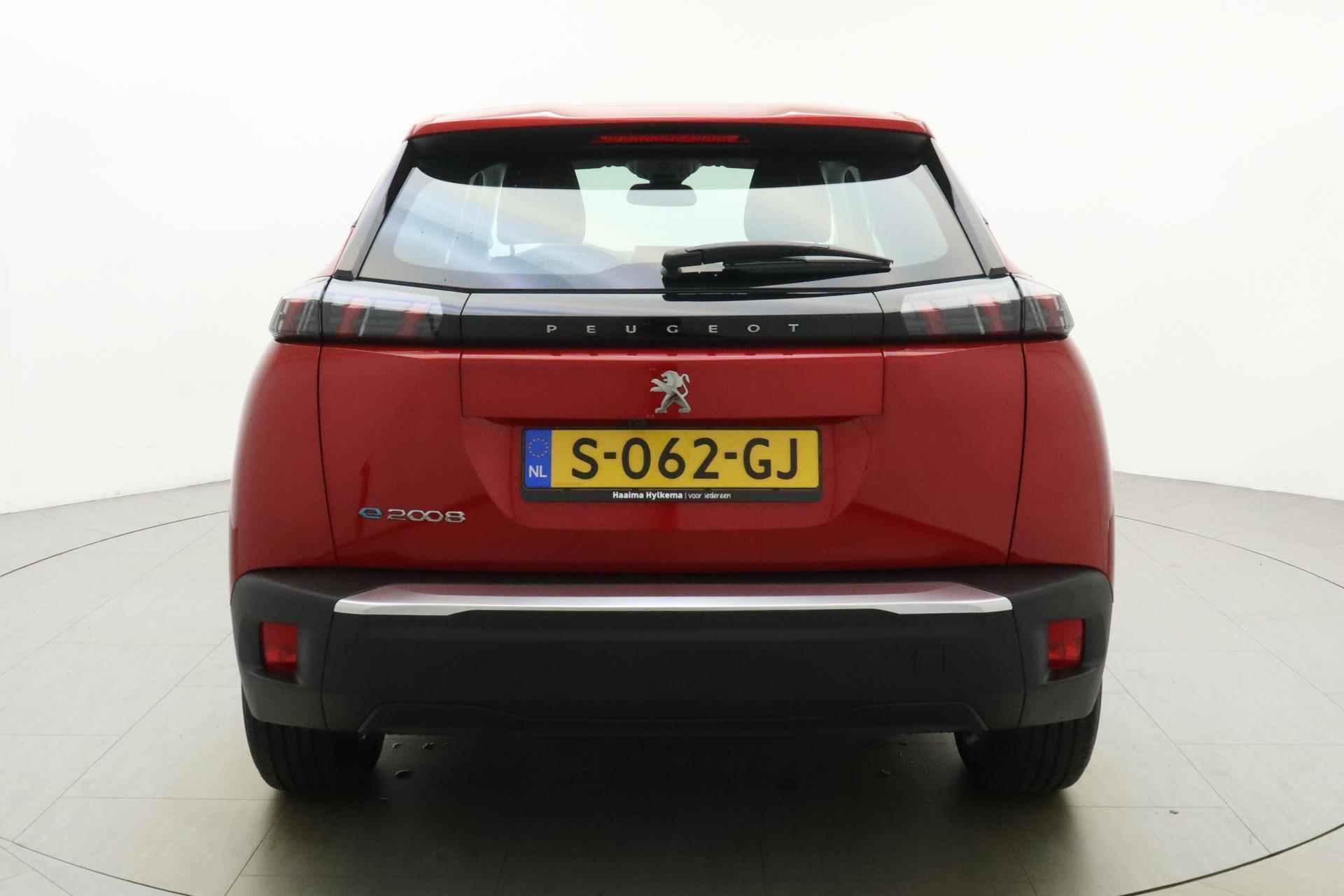 Peugeot e-2008 EV Allure 50 kWh 100% Elektrisch  | 3-Fase | Camera | Cruise Control | Airco | Start/stop | Lichtmetalen velgen | Snel leverbaar | Voorraad - 12/36