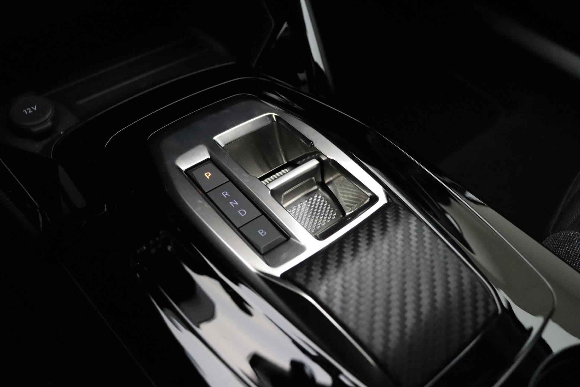 Peugeot e-2008 EV Allure 50 kWh 100% Elektrisch  | 3-Fase | Camera | Cruise Control | Airco | Start/stop | Lichtmetalen velgen | Snel leverbaar | Voorraad - 22/36