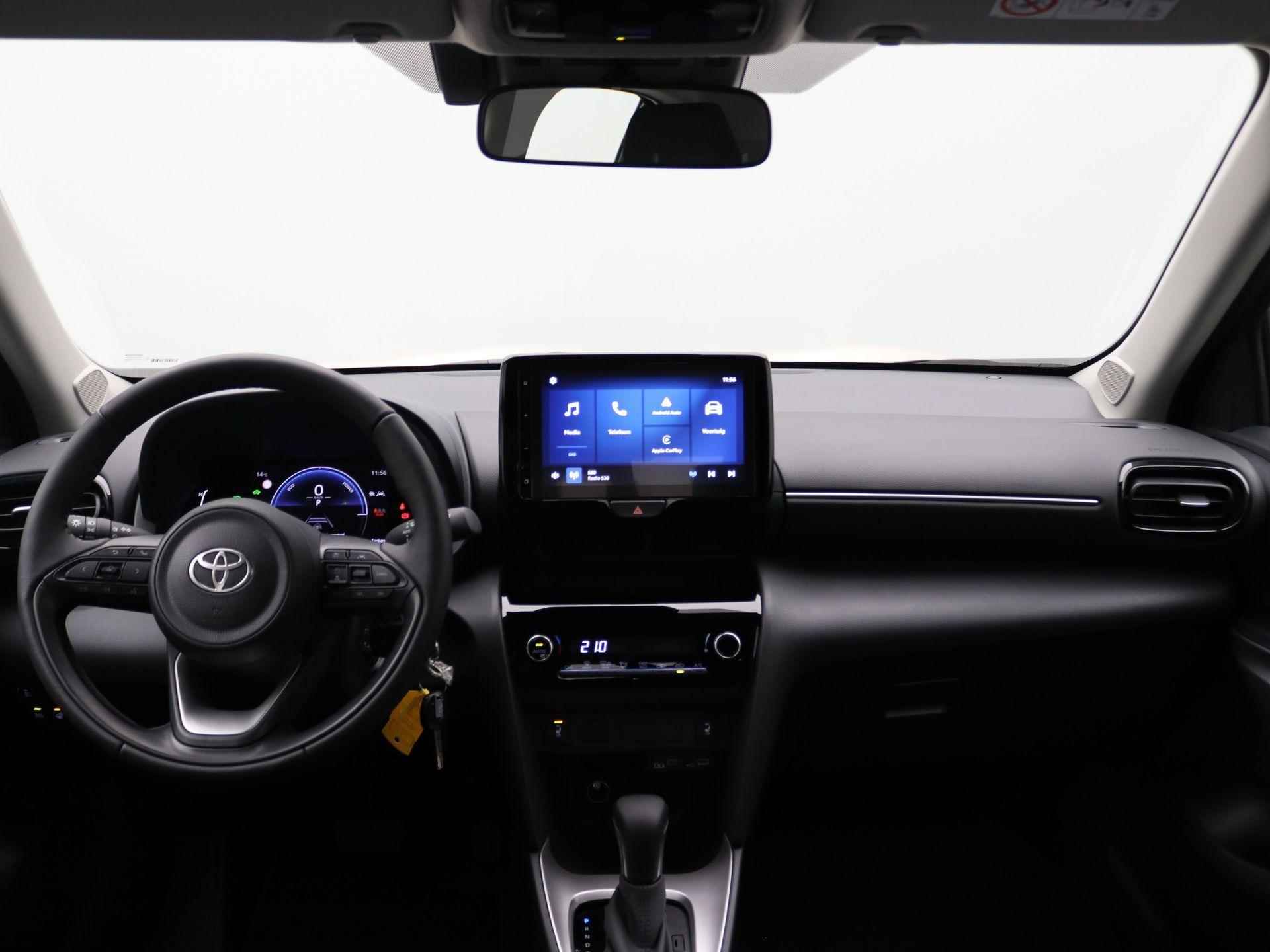 Toyota Yaris Cross 1.5 Hybrid Active 115PK Aut. Navi via Apple Carplay/Android Auto, Achteruitrijcamera, Adaptieve Cruise Controle, Stoel- & Stuurverwarming, Voorruitverwarming, 16" LM Velgen, Getinte Ramen - 16/39