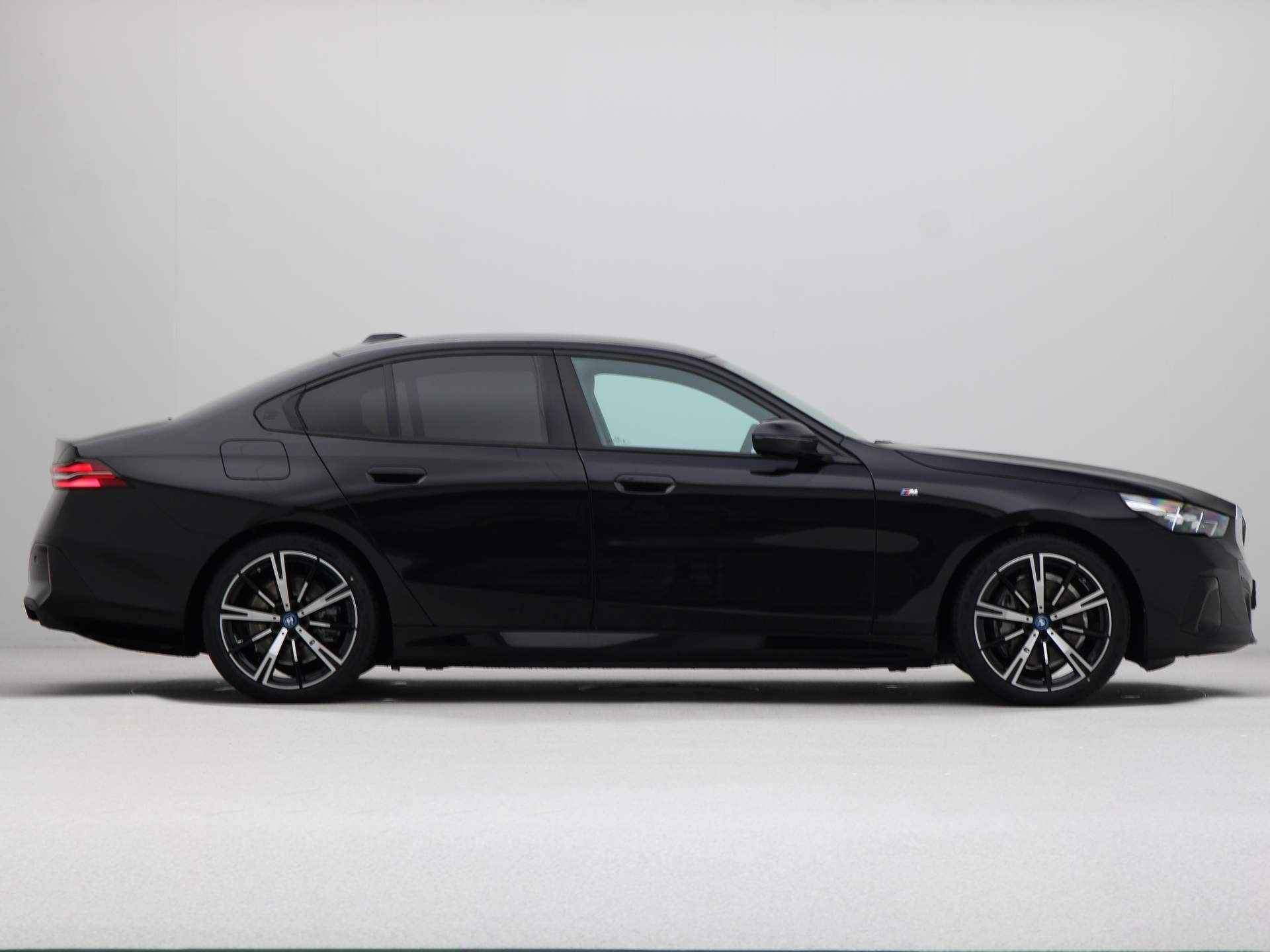 BMW i5 eDrive40 M Sport Edition 84 kWh - 8/23