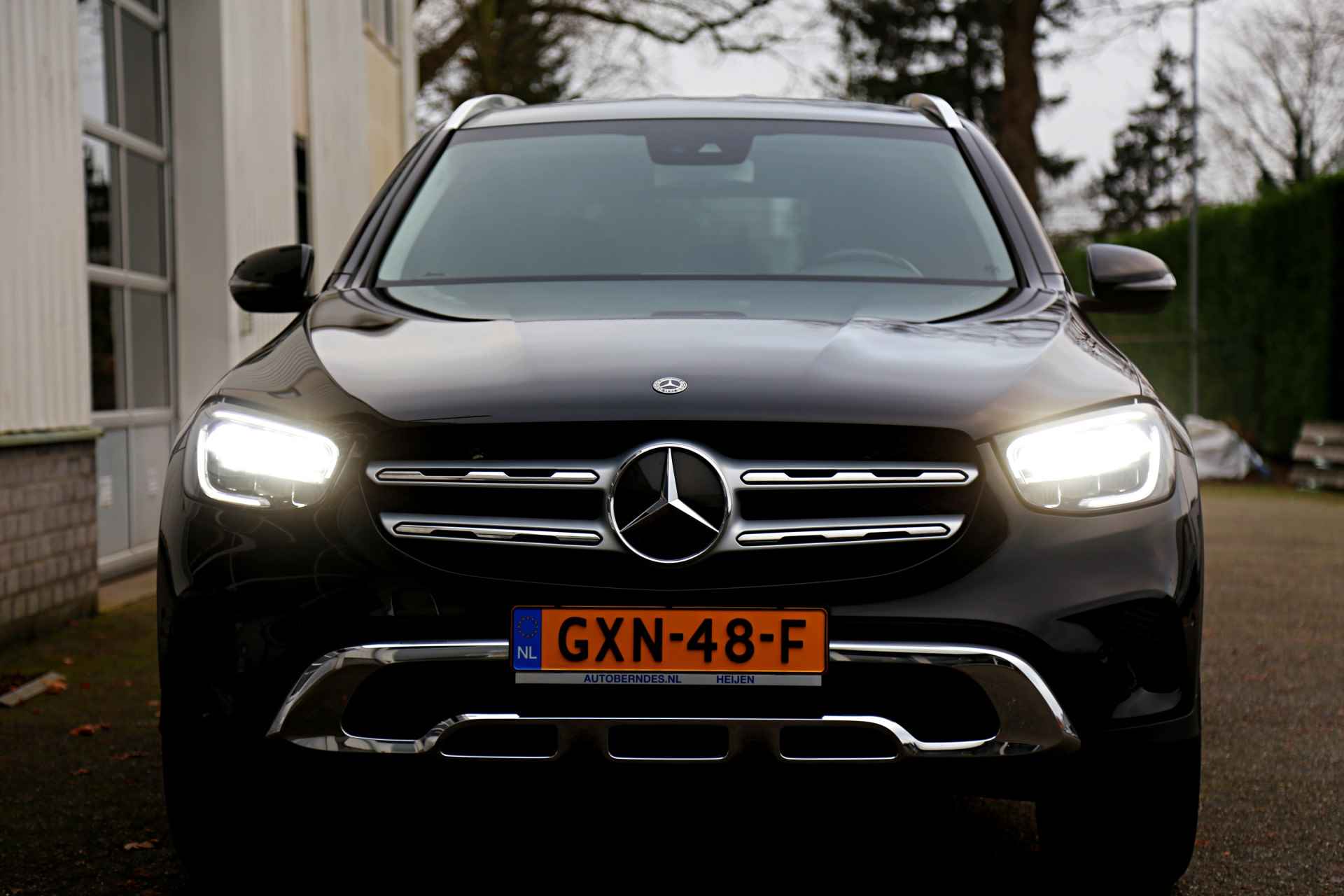 Mercedes-Benz GLC 300e 4MATIC PHEV Plug in hybride*BTW*1ste Eig*Perfect Onderh.*Elek. Trekhaak/Act. Remass./Parkeerass./LED/Stoelverw./Cruise-Cont - 18/59