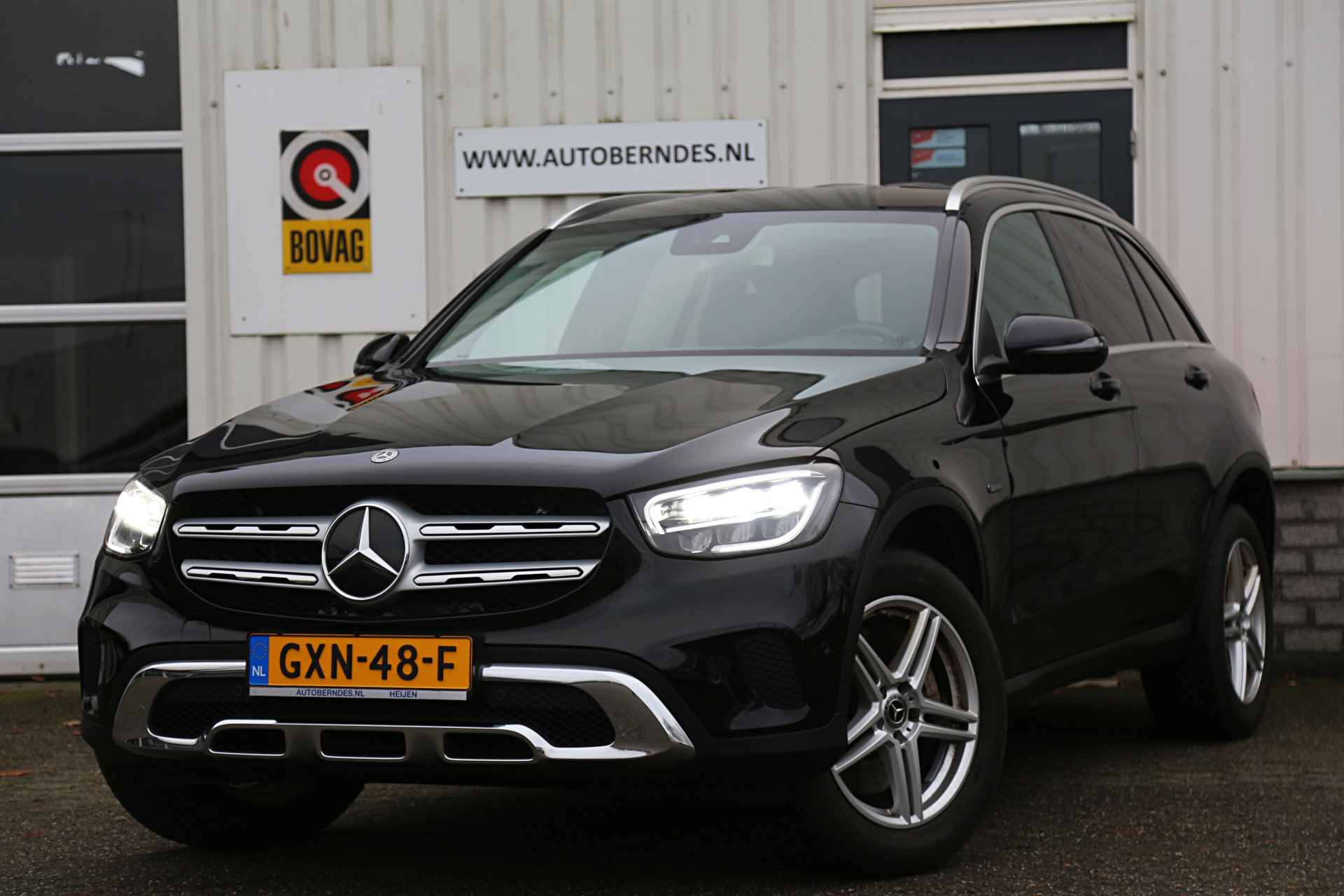 Mercedes-Benz GLC 300e 4MATIC PHEV Plug in hybride*BTW*1ste Eig*Perfect Onderh.*Elek. Trekhaak/Act. Remass./Parkeerass./LED/Stoelverw./Cruise-Cont - 52/59