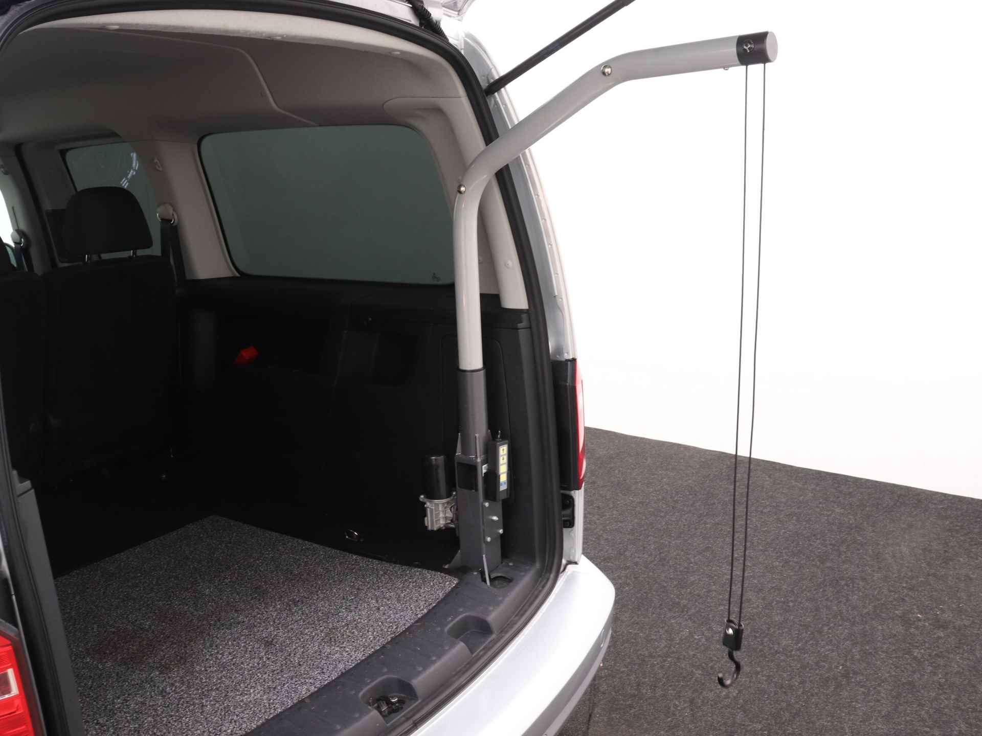 Volkswagen Caddy Maxi 1.0 TSI Trendline 5p Ingepland voor nieuwe bodemverlaging t.b.v. rolstoelvervoer (Prijs incl. bodemverlaging) - 32/36