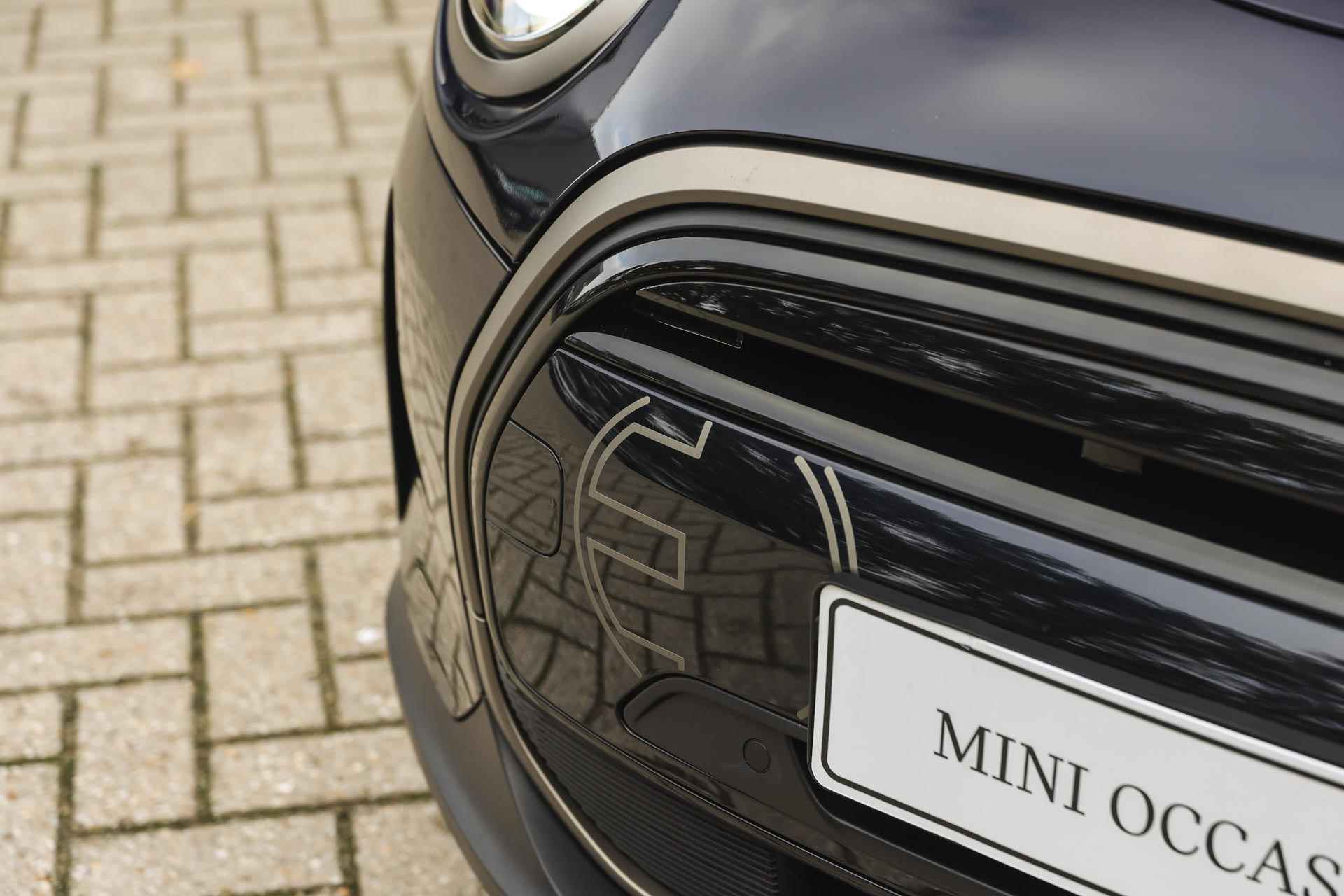 MINI Electric Cabrio MINI Yours / Achteruitrijcamera / 	Adaptieve LED / Sportstoelen / Active Cruise Control / Comfort Access / Park Assistant - 29/37