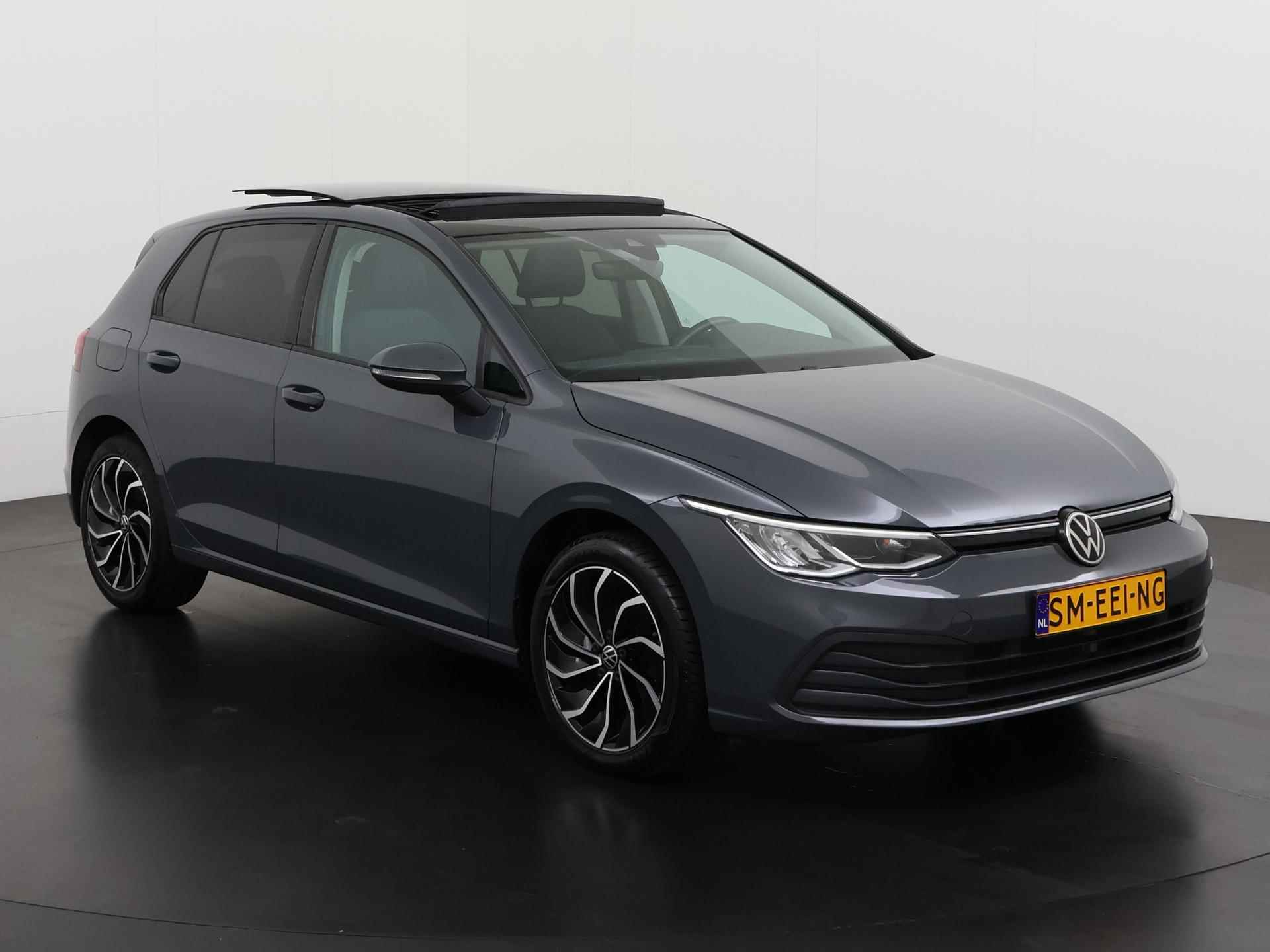 Volkswagen Golf 1.5 eTSI Life DSG | Schuifdak | Stuurverwarming | 17'' Ventura | Zondag Open! - 30/37