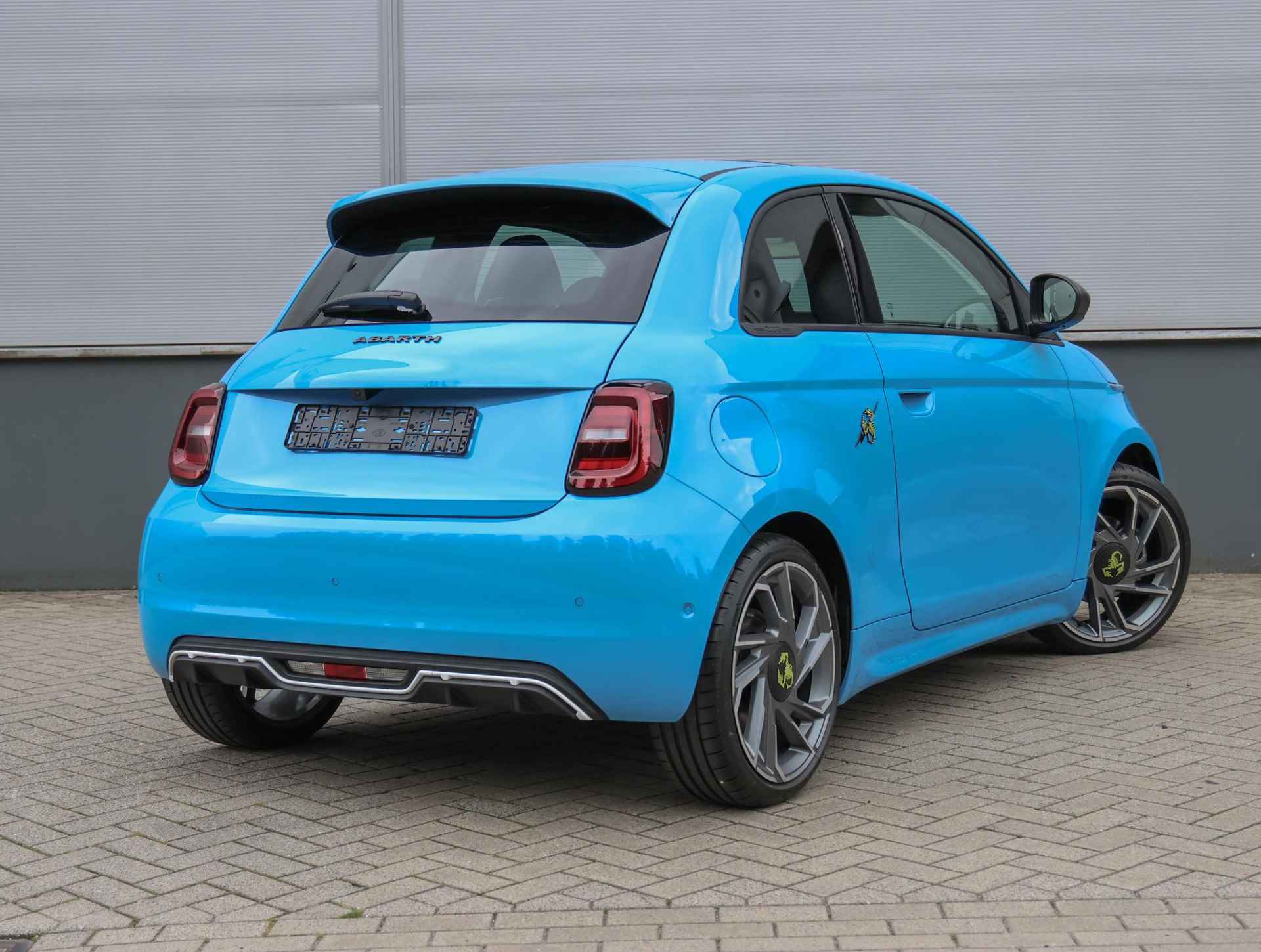 Abarth 500e Turismo 42 kWh | Nieuw uit voorraad | UNIEK!! | Glazendak | Alcantara - 4/48