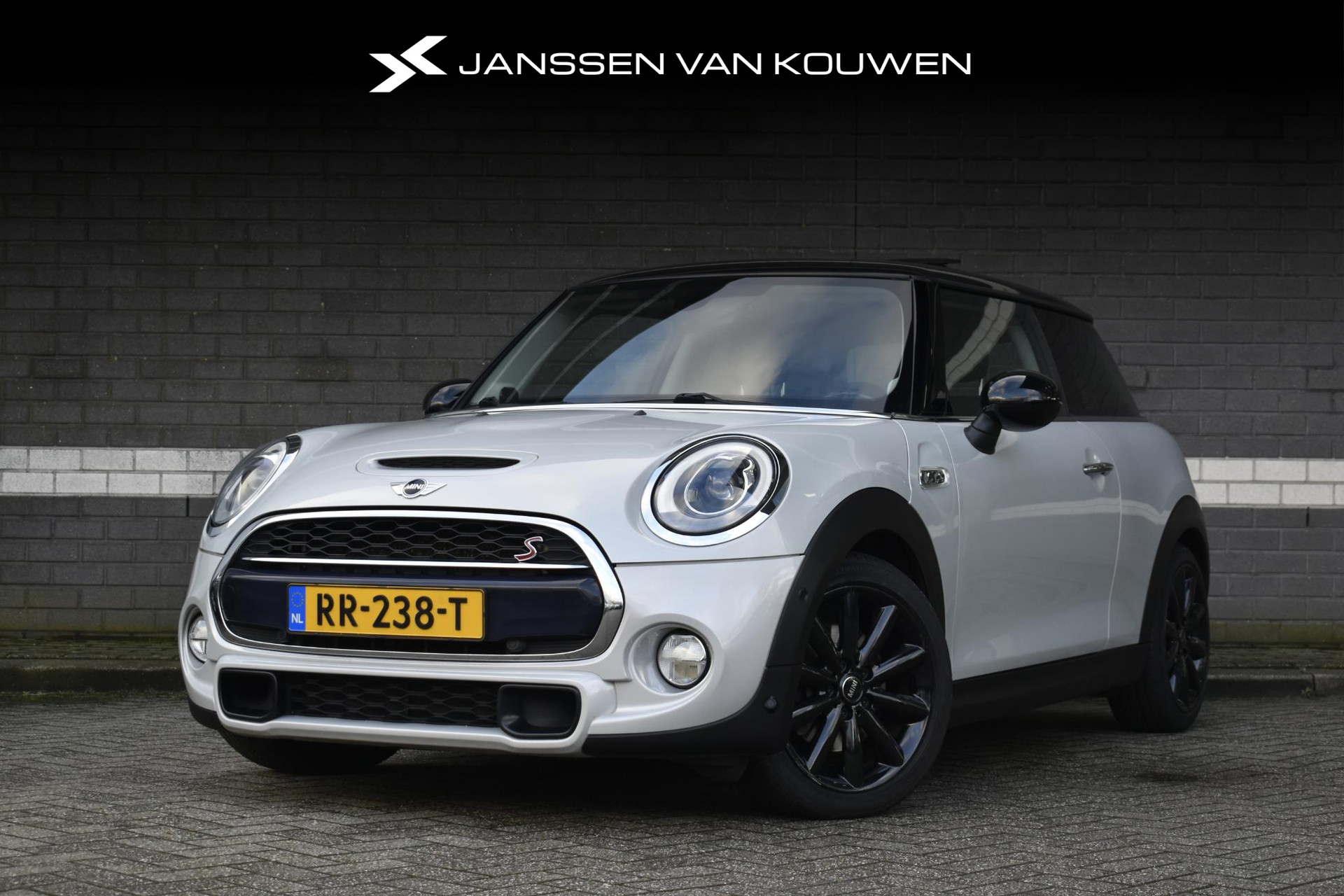 Mini Mini 2.0 Cooper S Chili Serious Business / Automaat / Stoelverwarming / Panoramadak / Head-Up