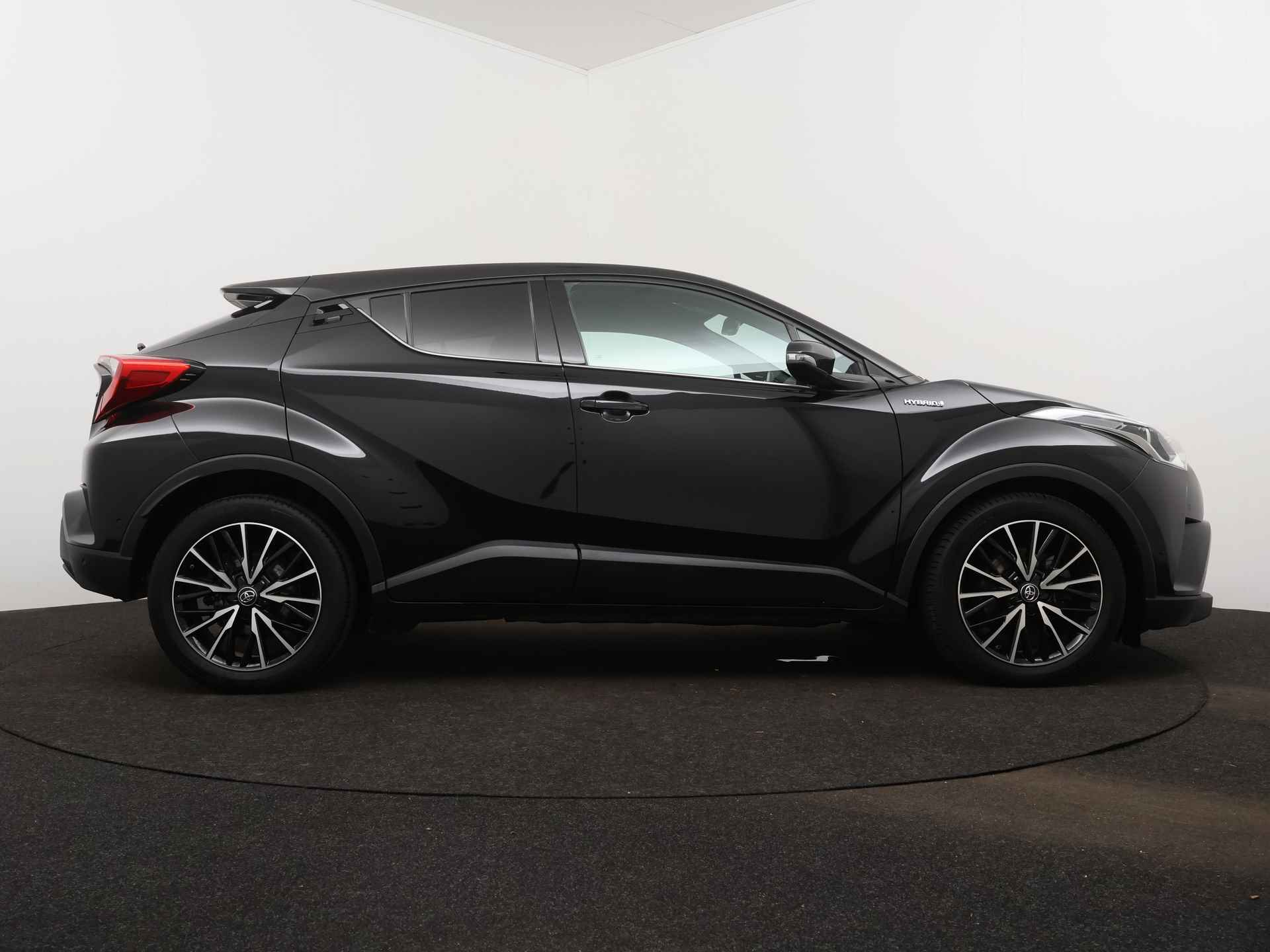 Toyota C-HR 1.8 Hybrid Executive Limited - 16/46