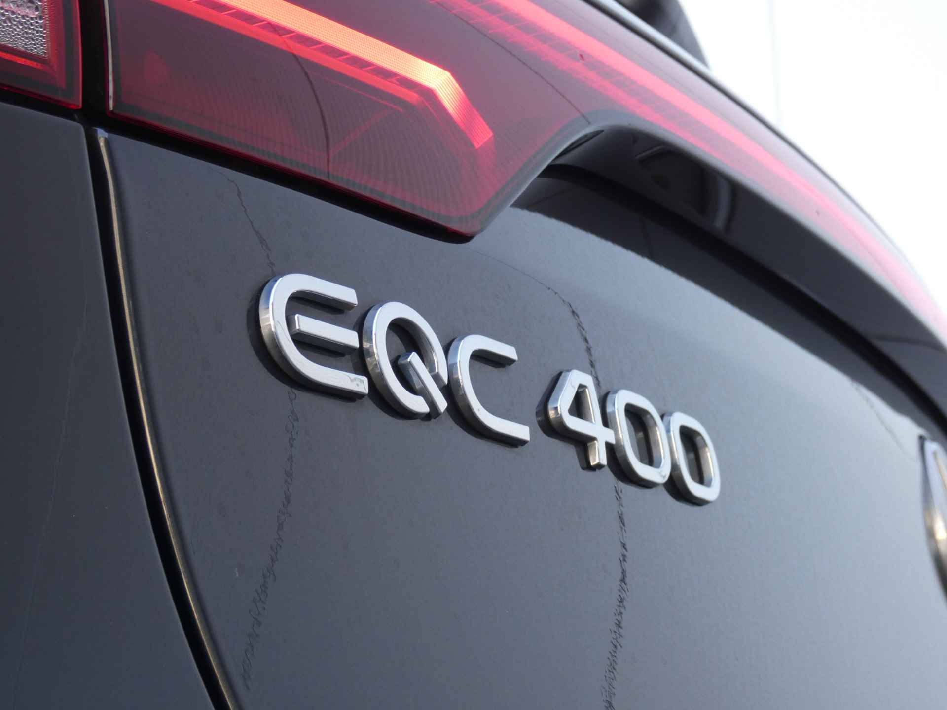 Mercedes-Benz EQC 400 4MATIC AMG Line 80 kWh | Luchtvering | Schuif-/Kanteldak | Trekhaak | 360 Camera - 20/79