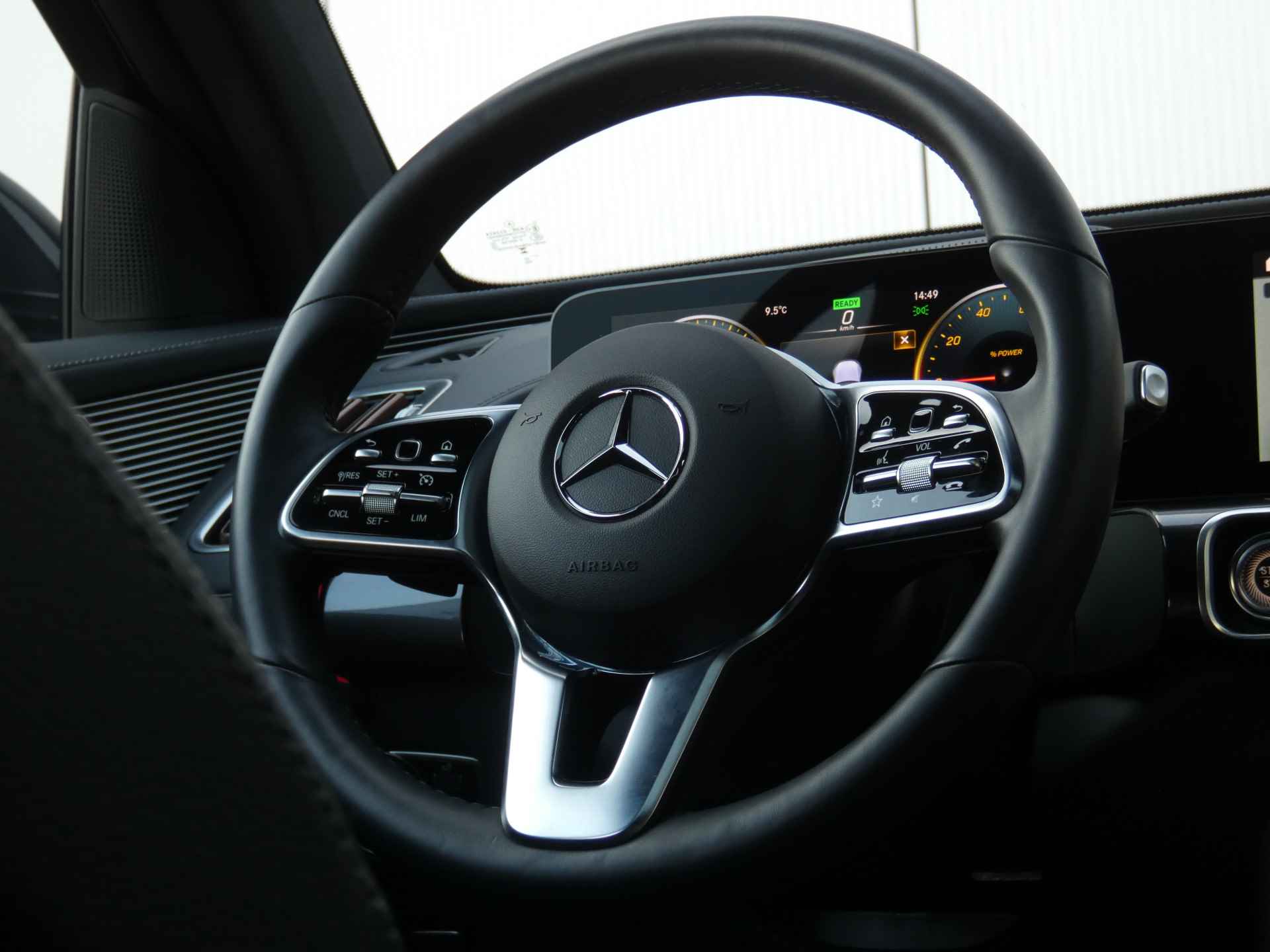 Mercedes-Benz EQC 400 4MATIC AMG Line 80 kWh | Luchtvering | Schuif-/Kanteldak | Trekhaak | 360 Camera - 26/80