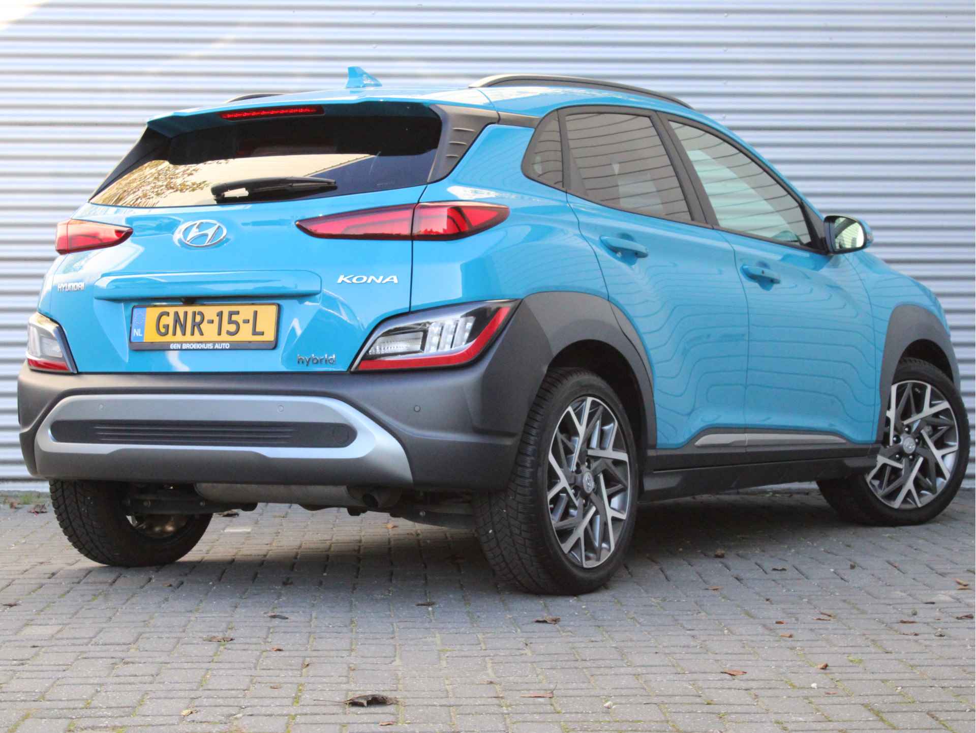 Hyundai KONA 1.6 GDI HEV Premium 140pk Automaat | Leder | HeadUp-Display | Stoelverwarming | Elektr. Stoelen | Achteruitrijcamera | - 2/36