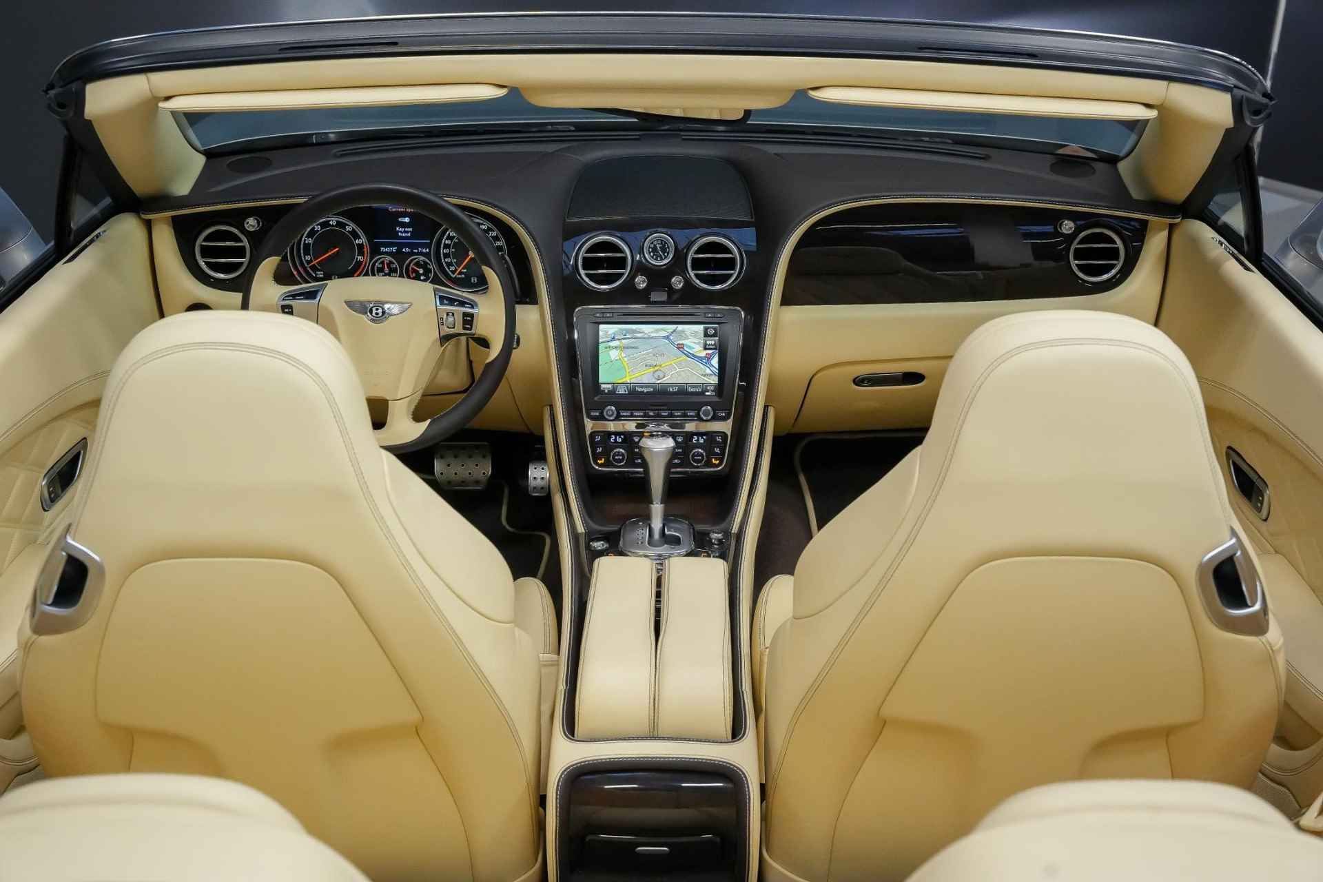 Bentley Continental GTC 4.0 507pk V8 |luchtvering|diamond stiching|massage stoelen|memory|adaptive cruise control|stoel ventilatie + verwarming|navi|bluetooth|21"| - 9/47