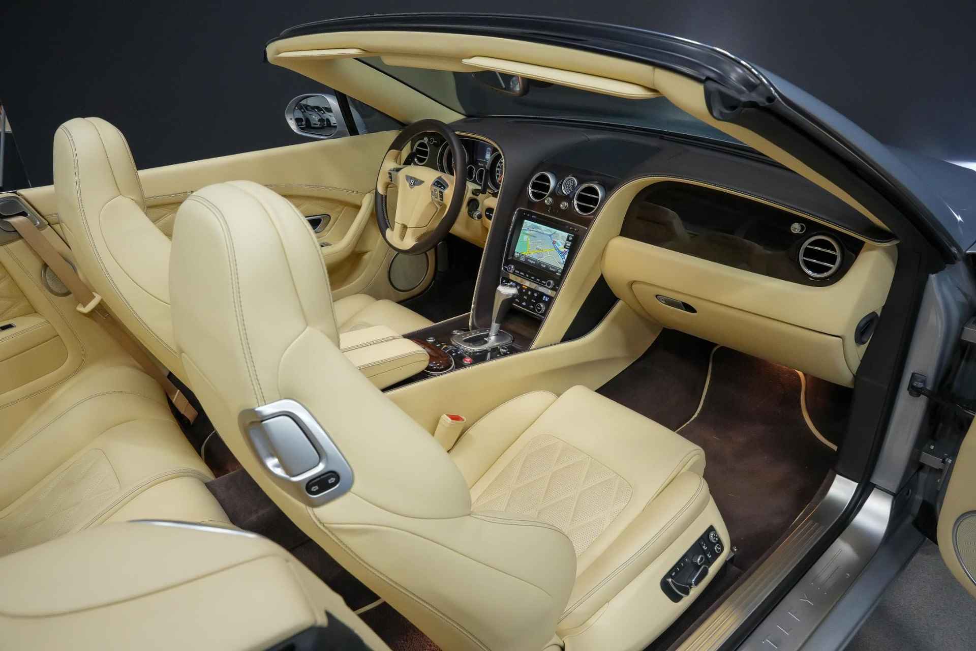 Bentley Continental GTC 4.0 507pk V8 |luchtvering|diamond stiching|massage stoelen|memory|adaptive cruise control|stoel ventilatie + verwarming|navi|bluetooth|21"| - 39/47