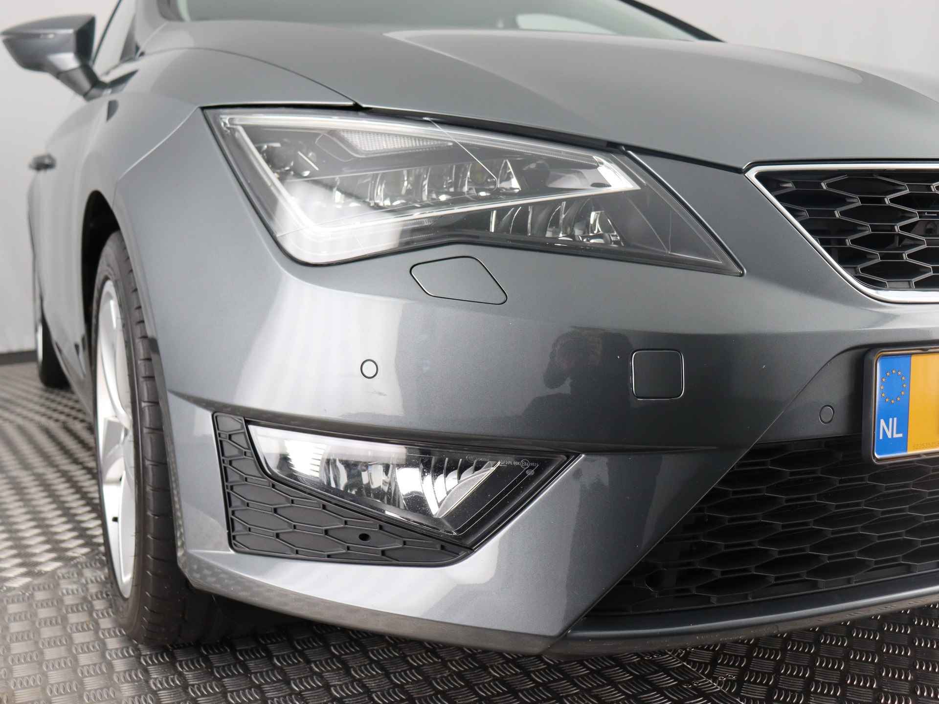 SEAT Leon 1.4 EcoTSI FR Connect (Camera / Seat Audio / Carplay / Stoelverw. / Navi / DAB) - 6/45