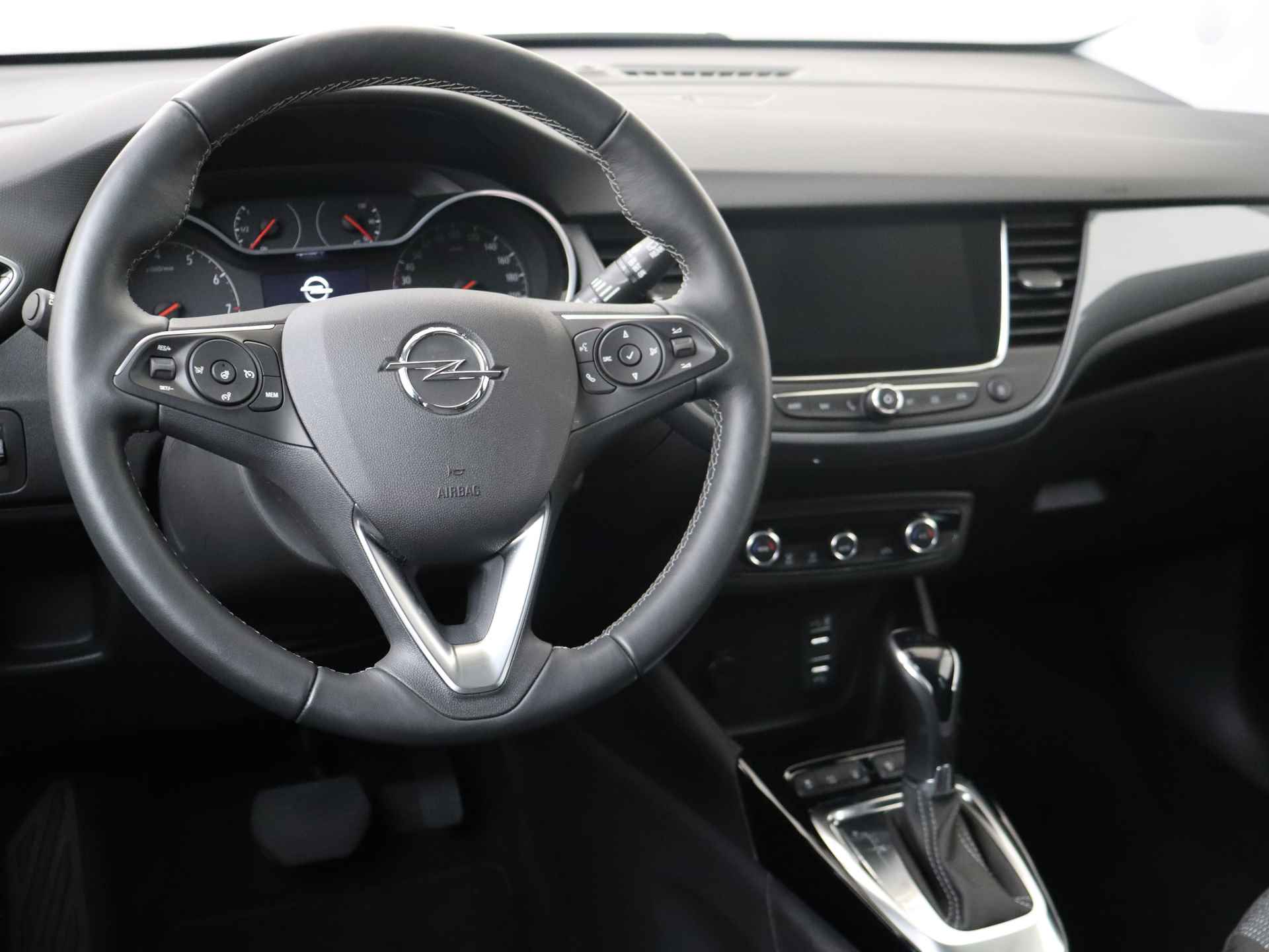 Opel Crossland 1.2 Turbo Elegance | 130PK | Navigatie | Camera | Stuur en Stoelverwarming | AGR | | Beschikbaarheid in overleg | Wordt nog mee gereden | - 5/35