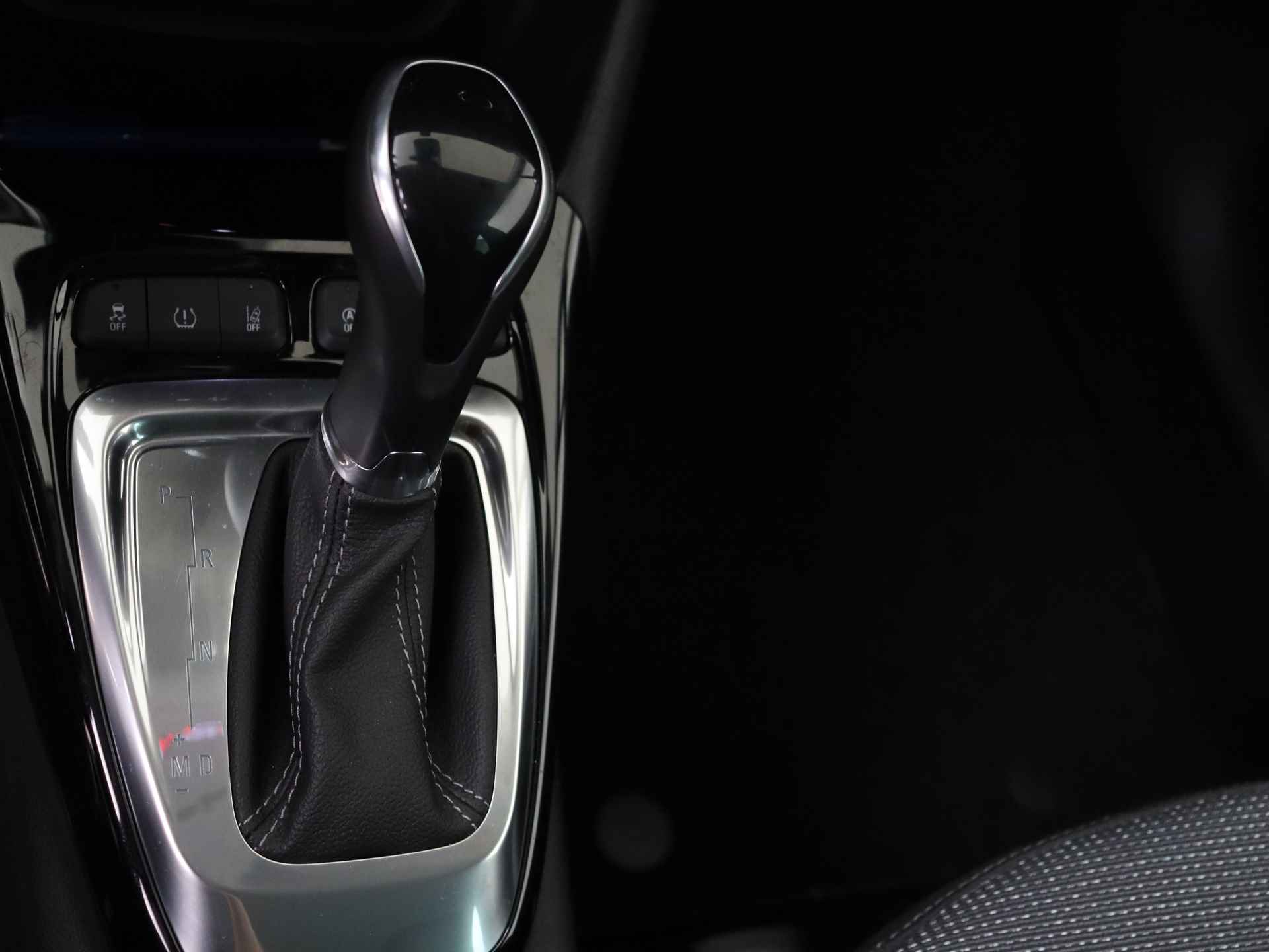 Opel Crossland 1.2 Turbo Elegance | 130PK | Navigatie | Camera | Stuur en Stoelverwarming | AGR | | Beschikbaarheid in overleg | Wordt nog mee gereden | - 11/35