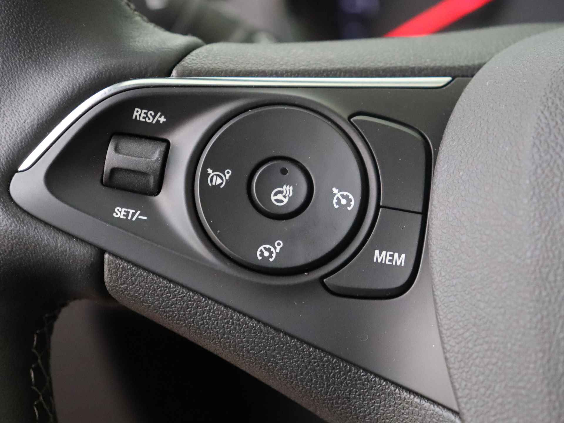 Opel Crossland 1.2 Turbo Elegance | 130PK | Navigatie | Camera | Stuur en Stoelverwarming | AGR | | Beschikbaarheid in overleg | Wordt nog mee gereden | - 17/35