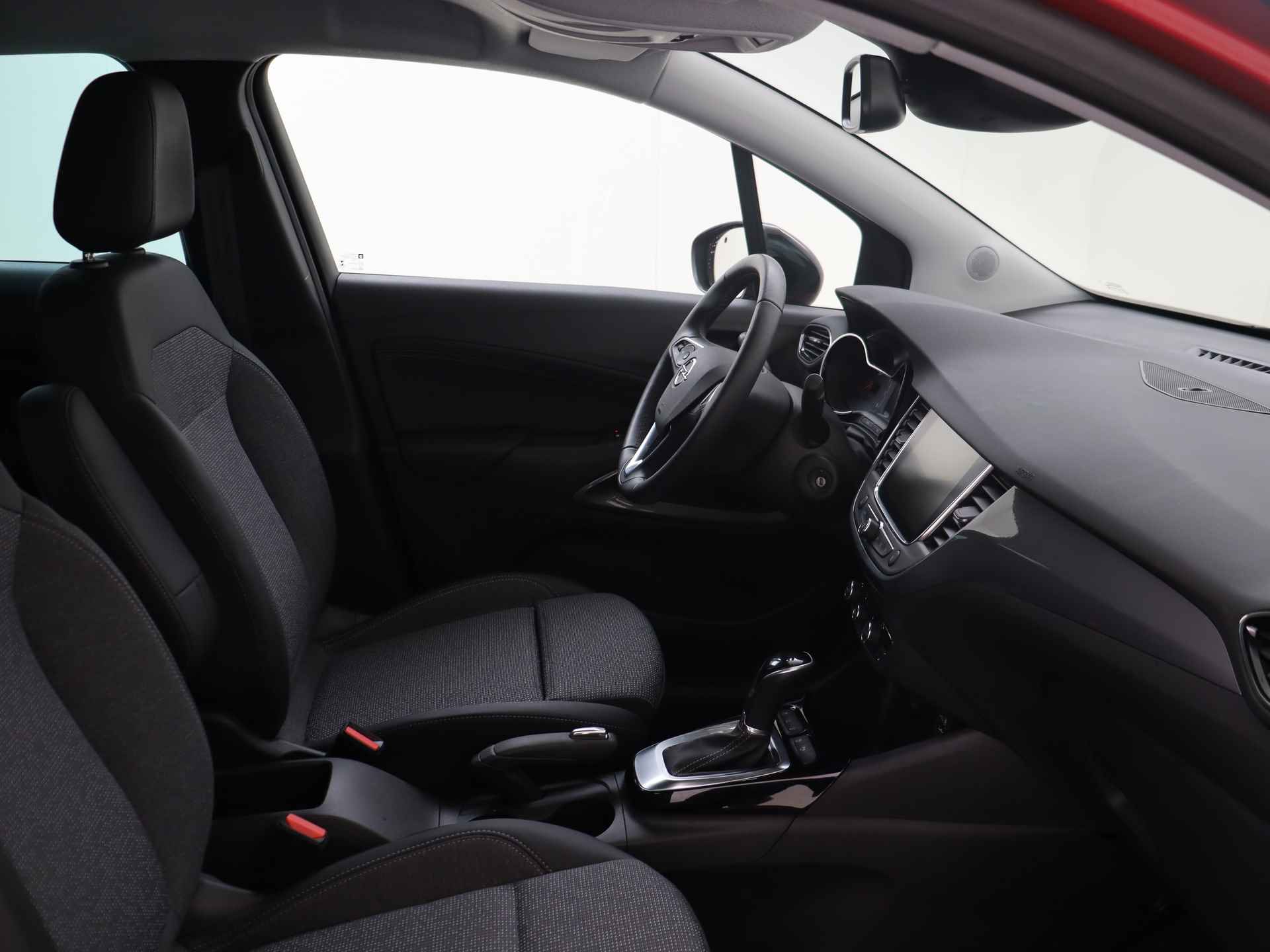 Opel Crossland 1.2 Turbo Elegance | 130PK | Navigatie | Camera | Stuur en Stoelverwarming | AGR | | Beschikbaarheid in overleg | Wordt nog mee gereden | - 24/35