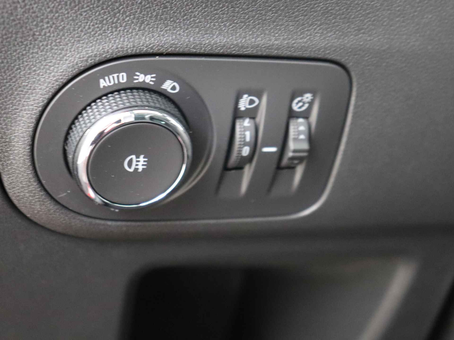 Opel Crossland 1.2 Turbo Elegance | 130PK | Navigatie | Camera | Stuur en Stoelverwarming | AGR | | Beschikbaarheid in overleg | Wordt nog mee gereden | - 27/35