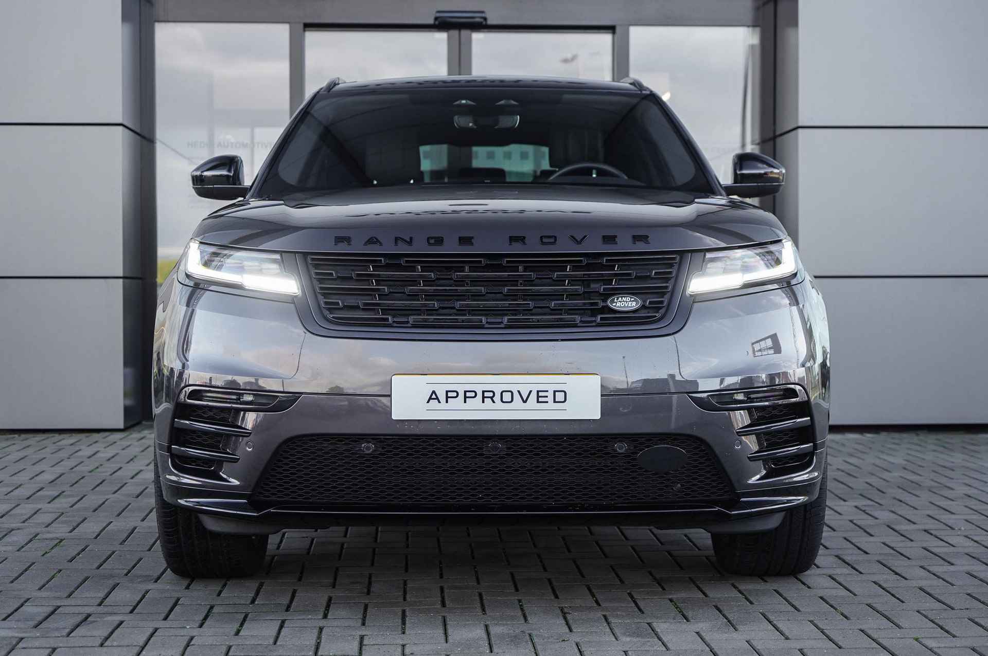 Land Rover Range Rover Velar 2.0 P400e R-Dynamic HSE | Elektrische Trekhaak | Massage stoelen | Head-Up display | 4 jaar garantie | - 2/32