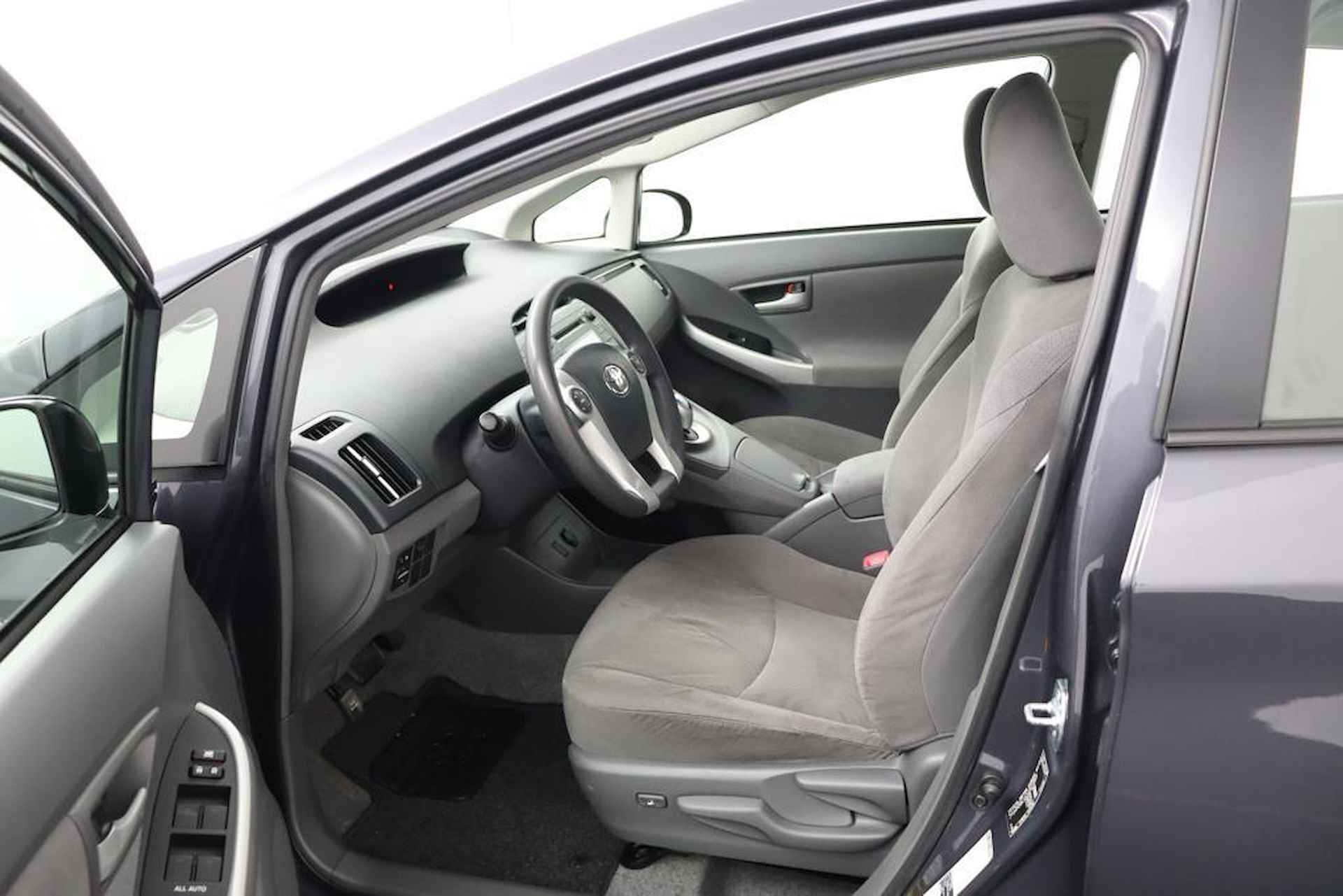 Toyota Prius 1.8 Comfort Climate-Control | Cruise-Control | - 13/45