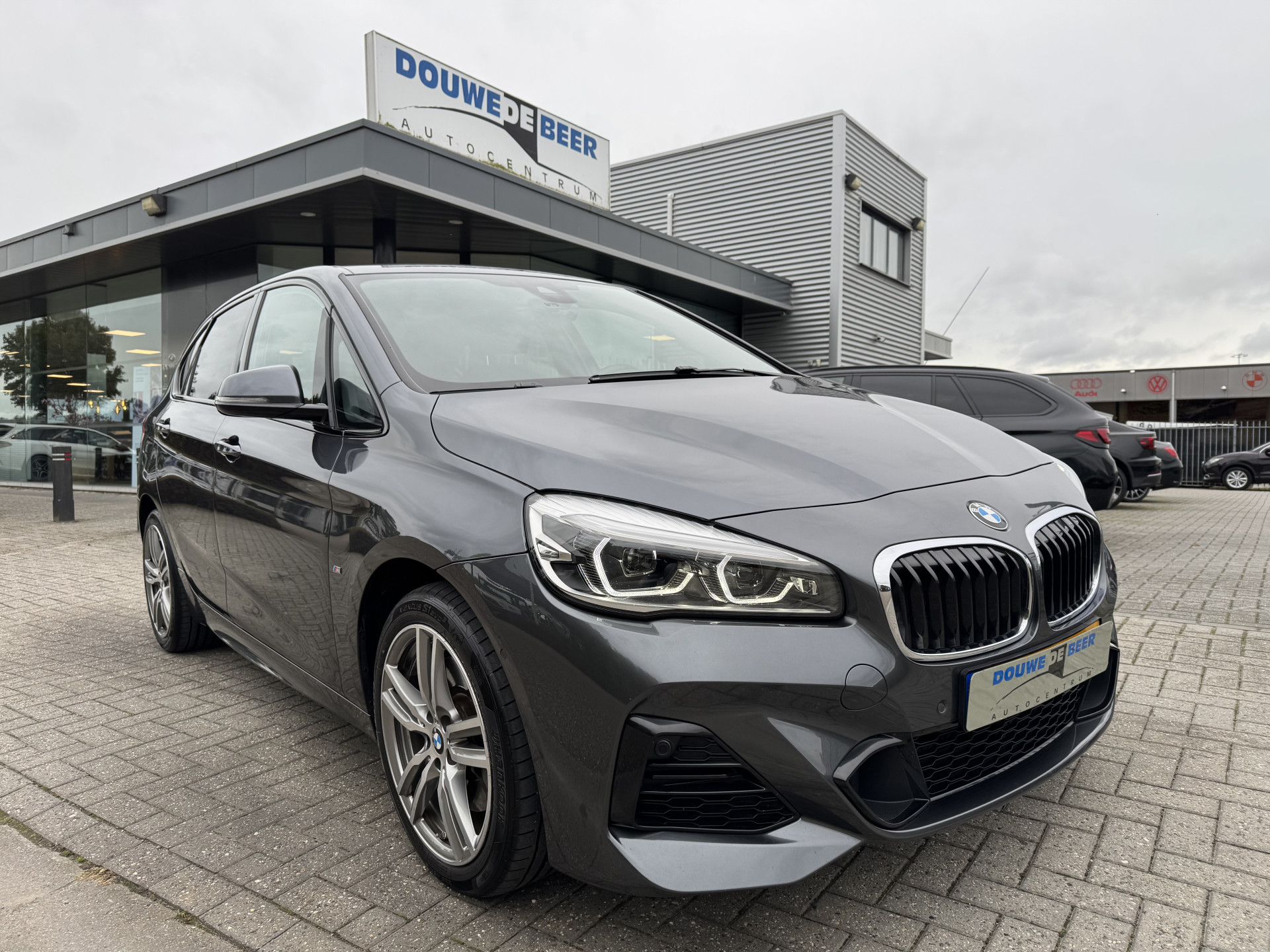 BMW 2 Serie Active Tourer 225xe iPerformance M-Sport HUD | Leer | Harman Kardon | LED